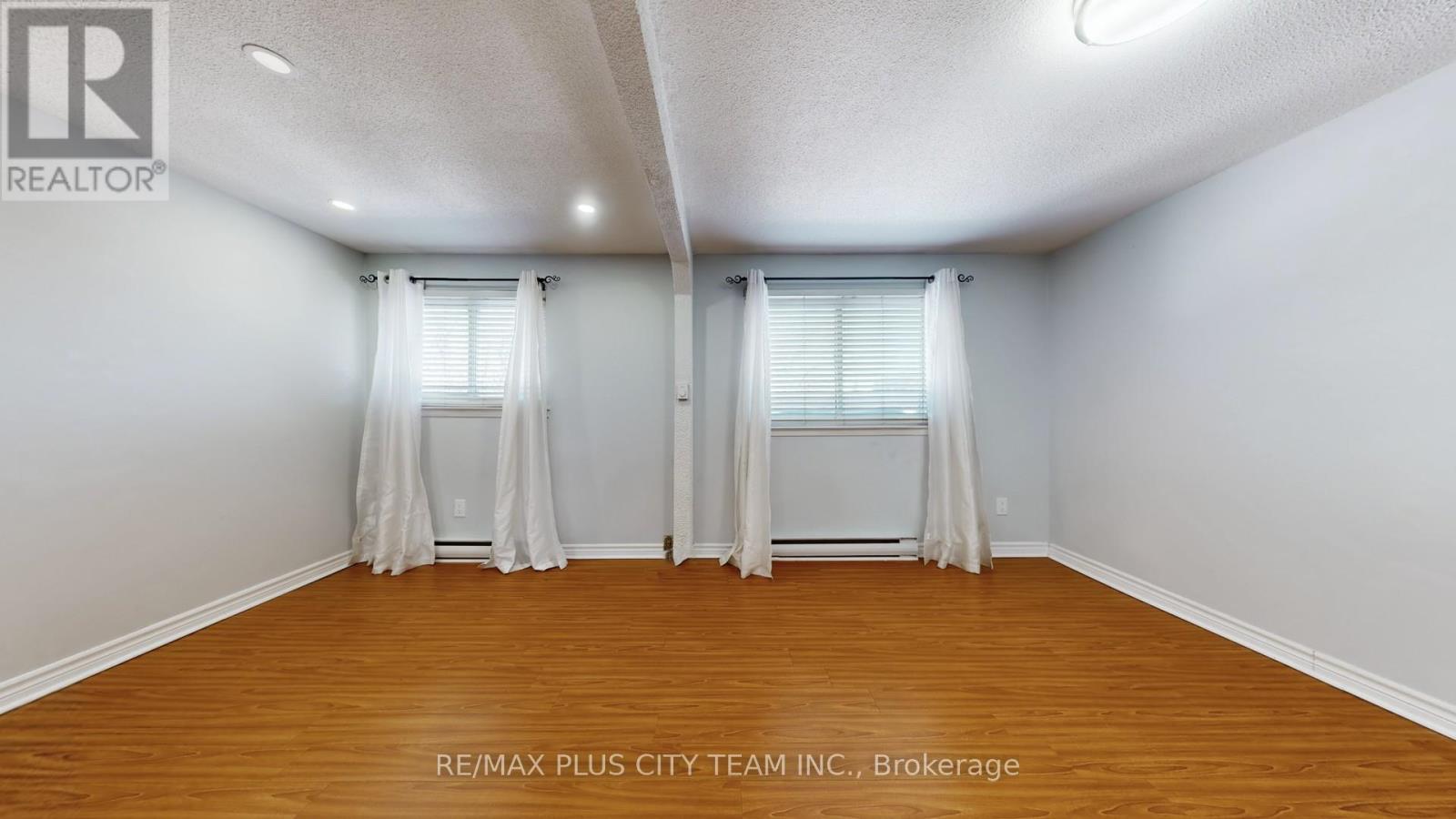 50 Darras Court, Brampton, Ontario  L6T 1W7 - Photo 18 - W12863772