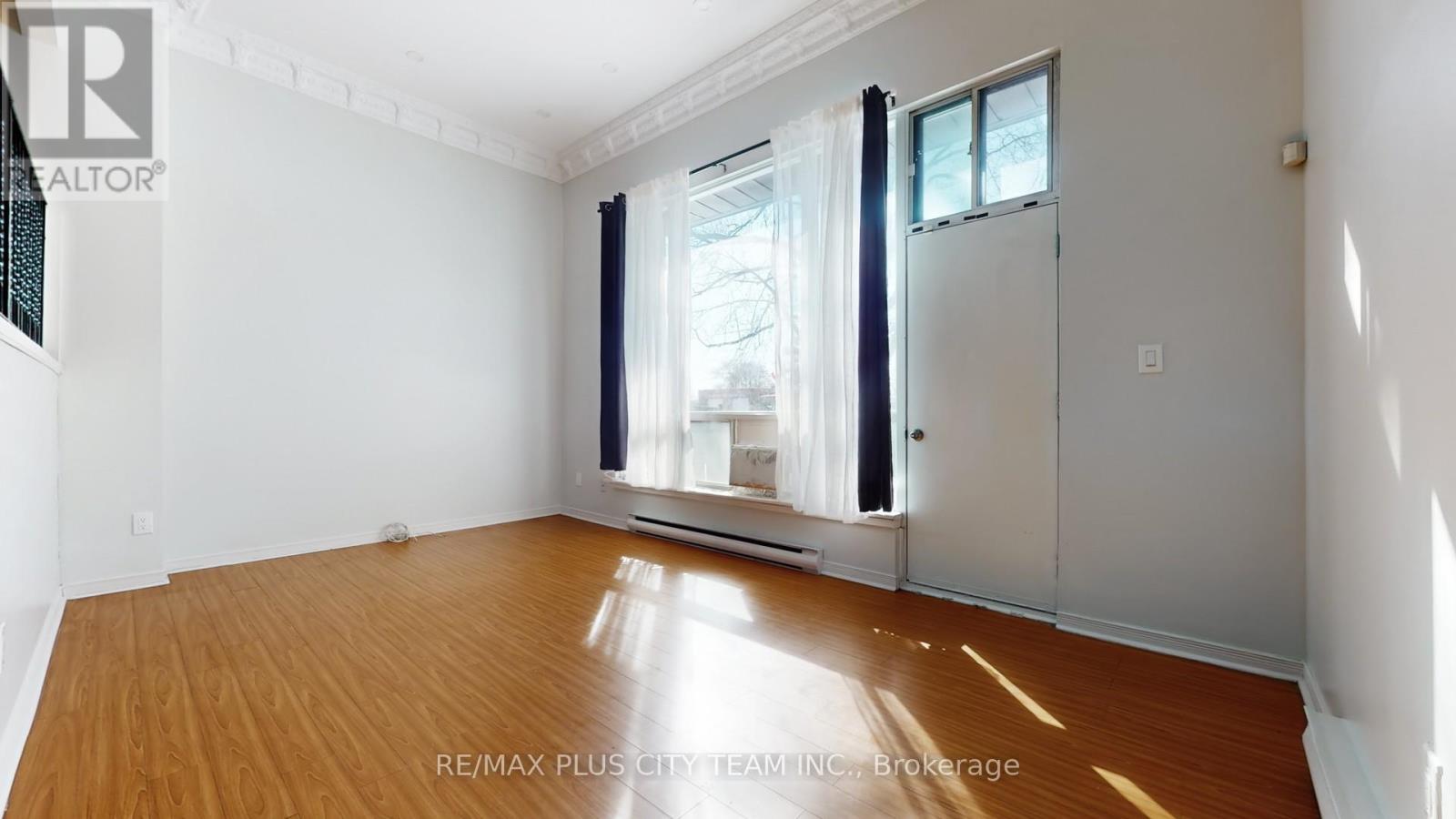 50 Darras Court, Brampton, Ontario  L6T 1W7 - Photo 3 - W12863772