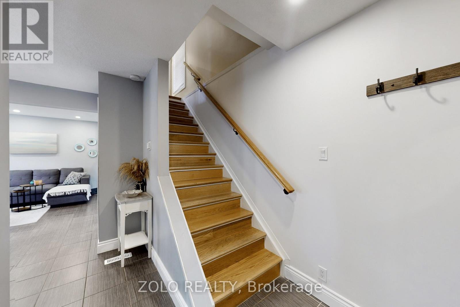 30 Greenbush Court, Brampton, Ontario  L6S 2K2 - Photo 12 - W12863788