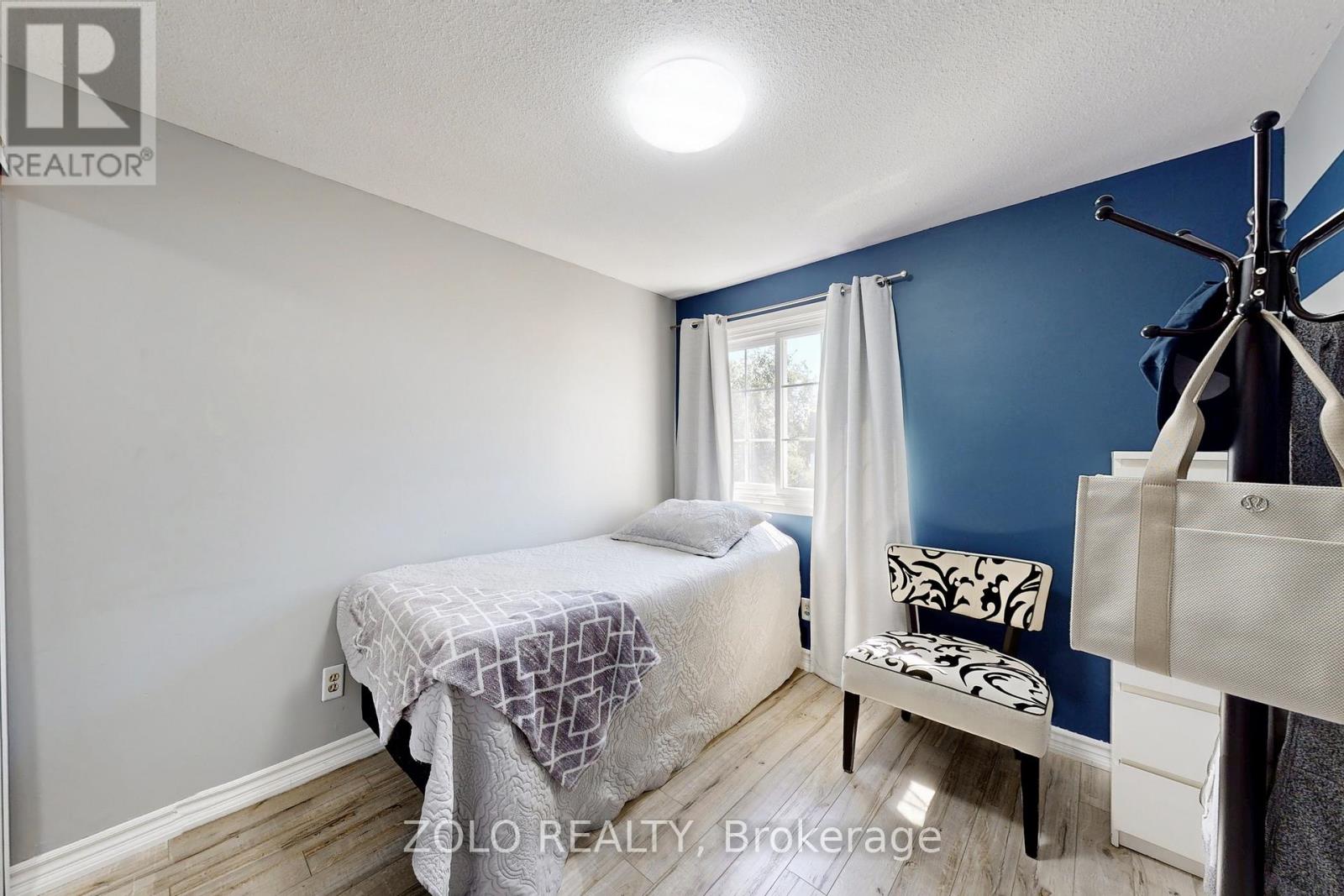 30 Greenbush Court, Brampton, Ontario  L6S 2K2 - Photo 19 - W12863788