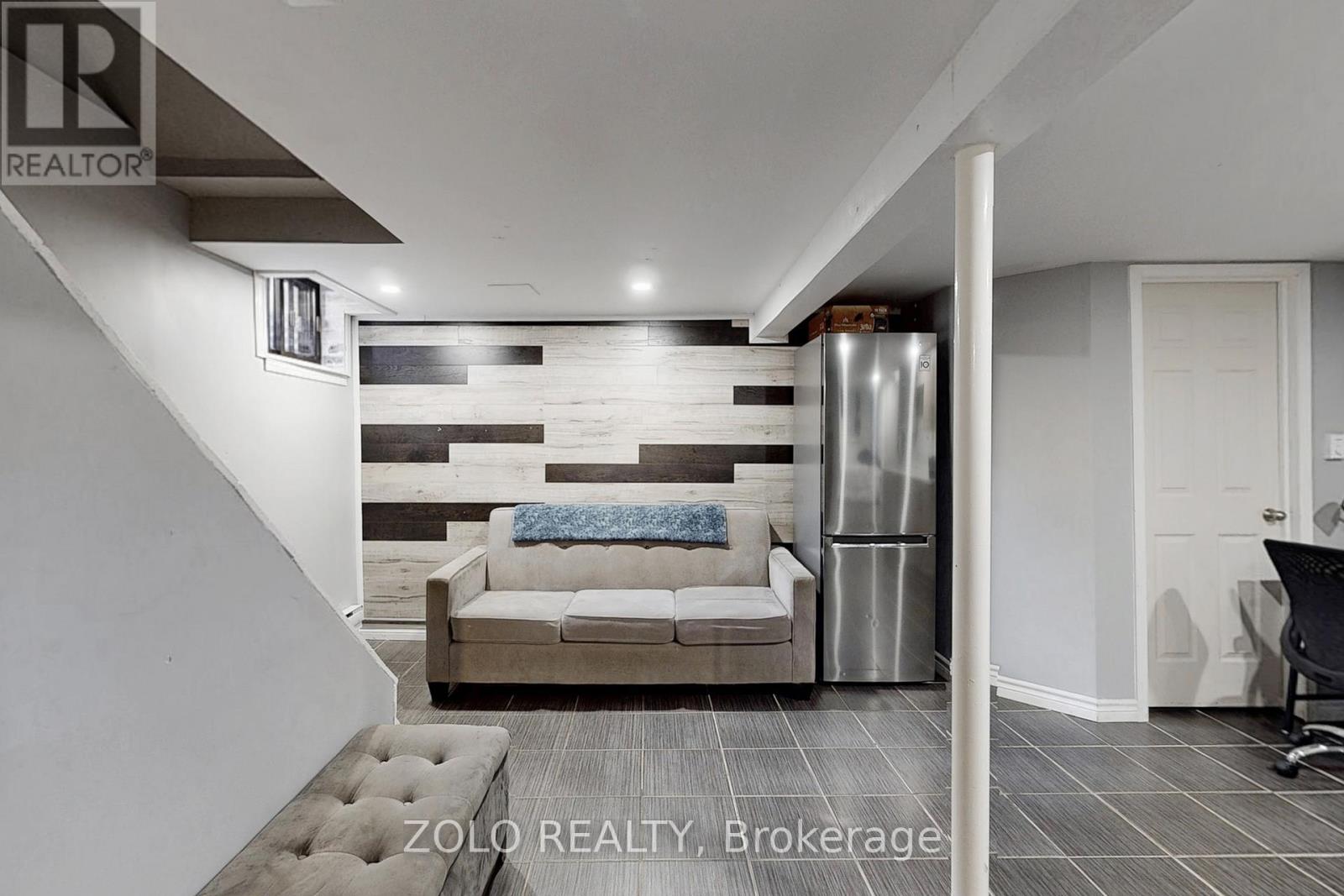 30 Greenbush Court, Brampton, Ontario  L6S 2K2 - Photo 21 - W12863788