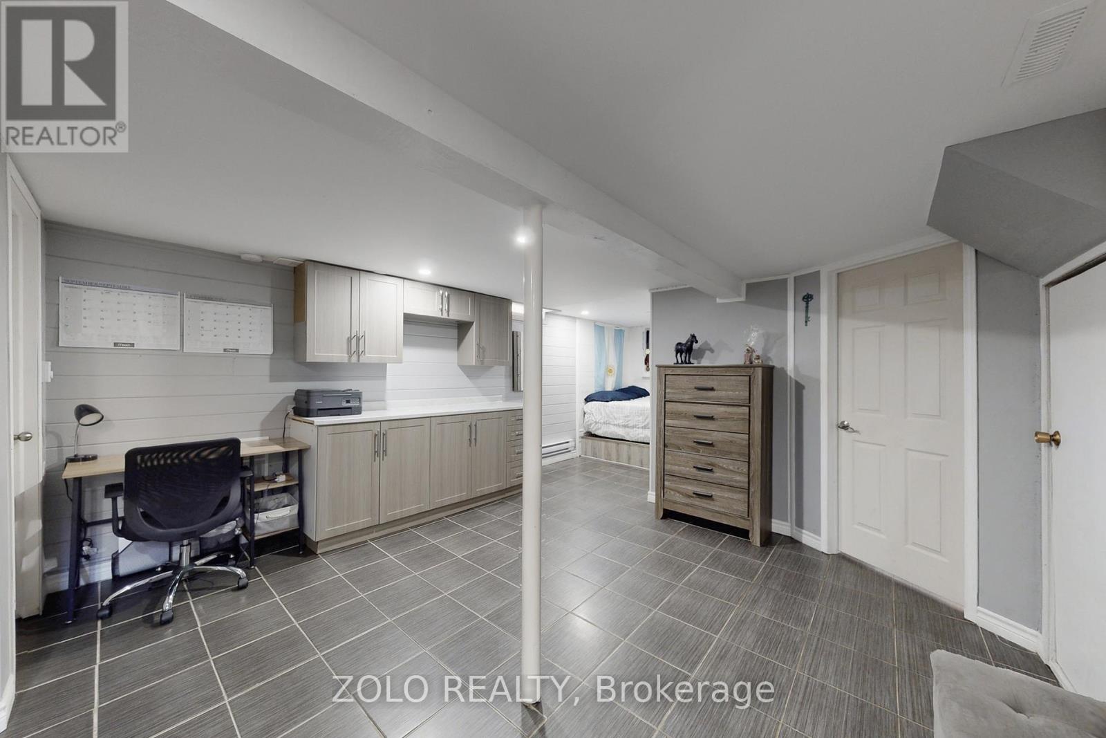 30 Greenbush Court, Brampton, Ontario  L6S 2K2 - Photo 22 - W12863788