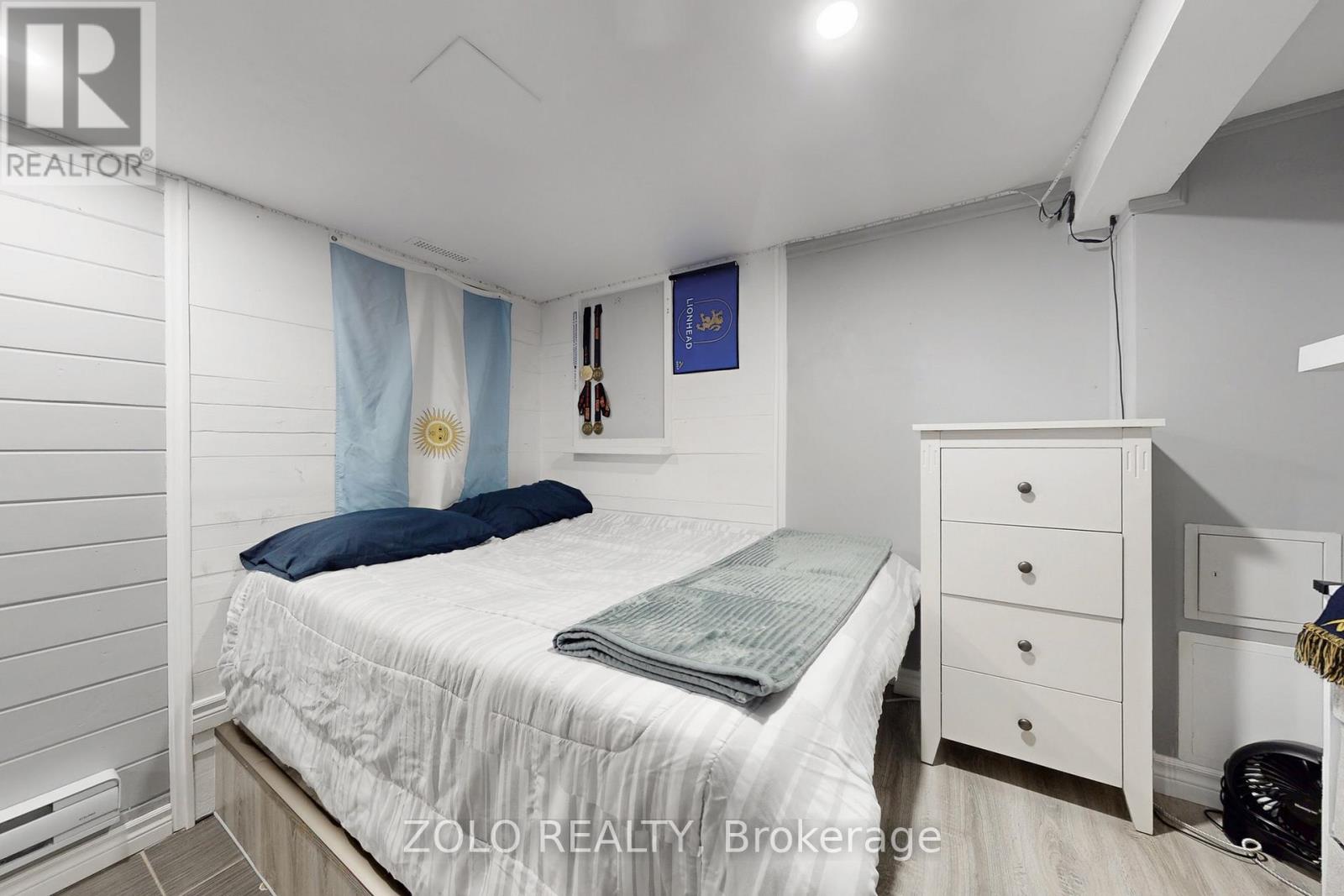 30 Greenbush Court, Brampton, Ontario  L6S 2K2 - Photo 24 - W12863788