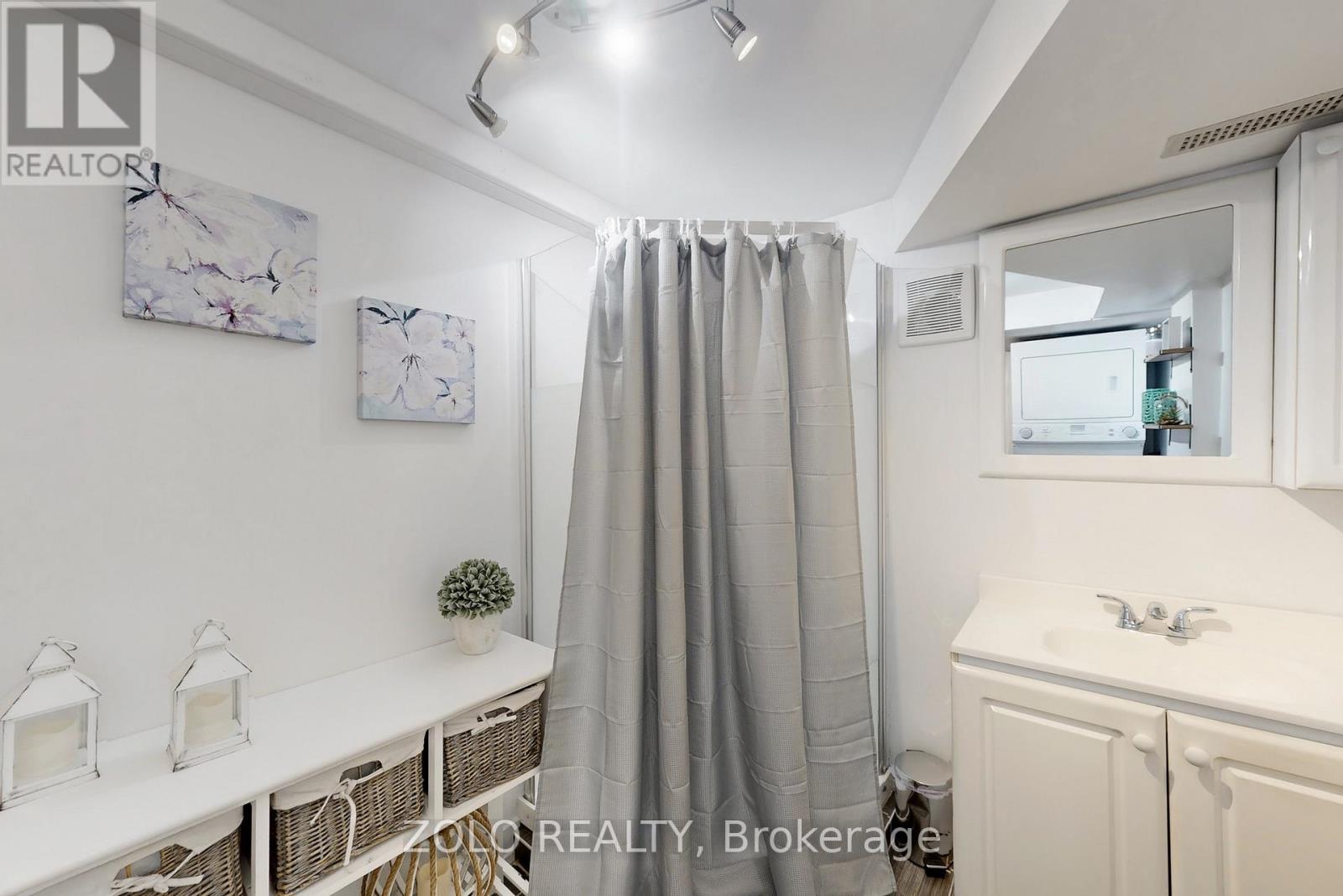 30 Greenbush Court, Brampton, Ontario  L6S 2K2 - Photo 26 - W12863788