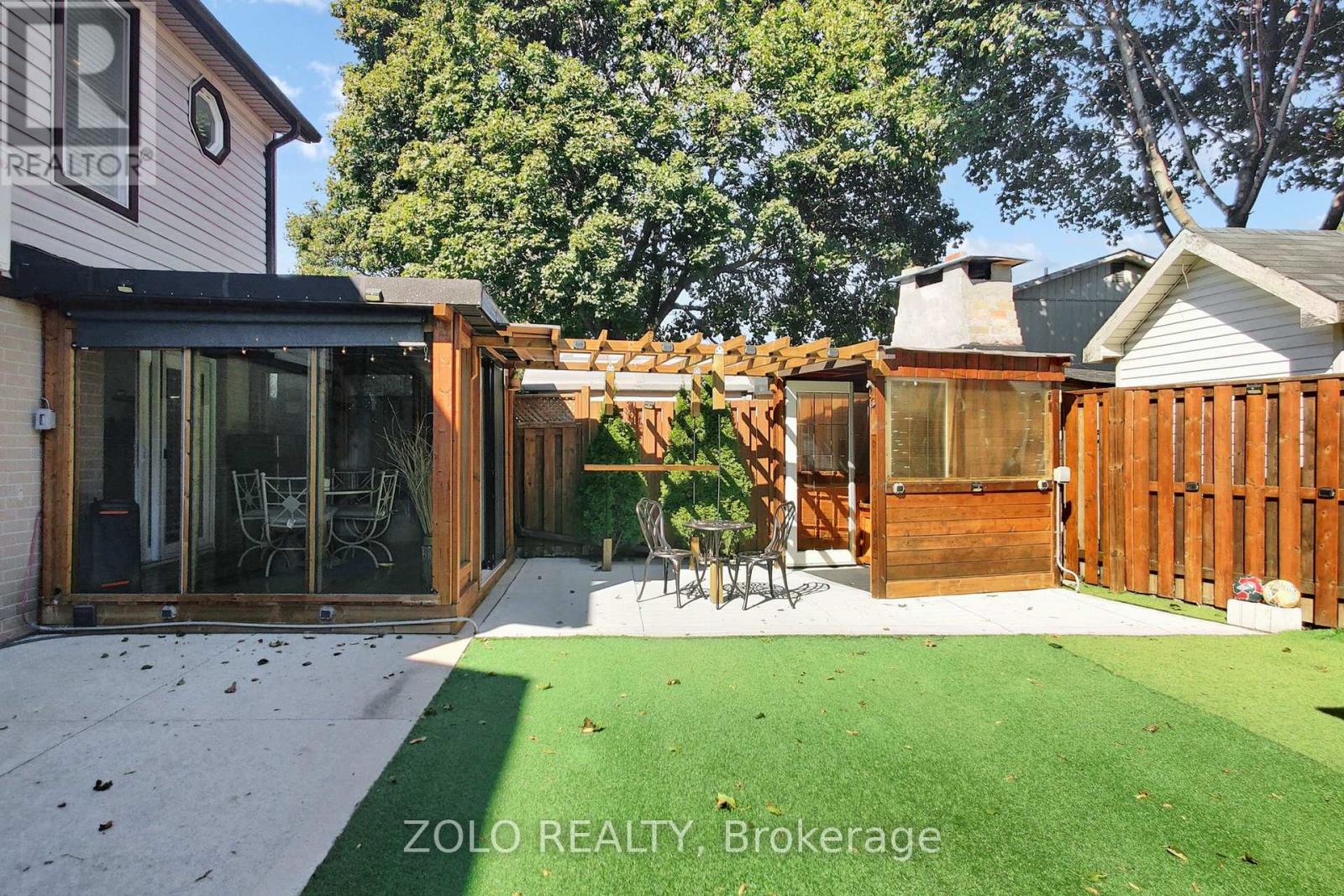 30 Greenbush Court, Brampton, Ontario  L6S 2K2 - Photo 30 - W12863788