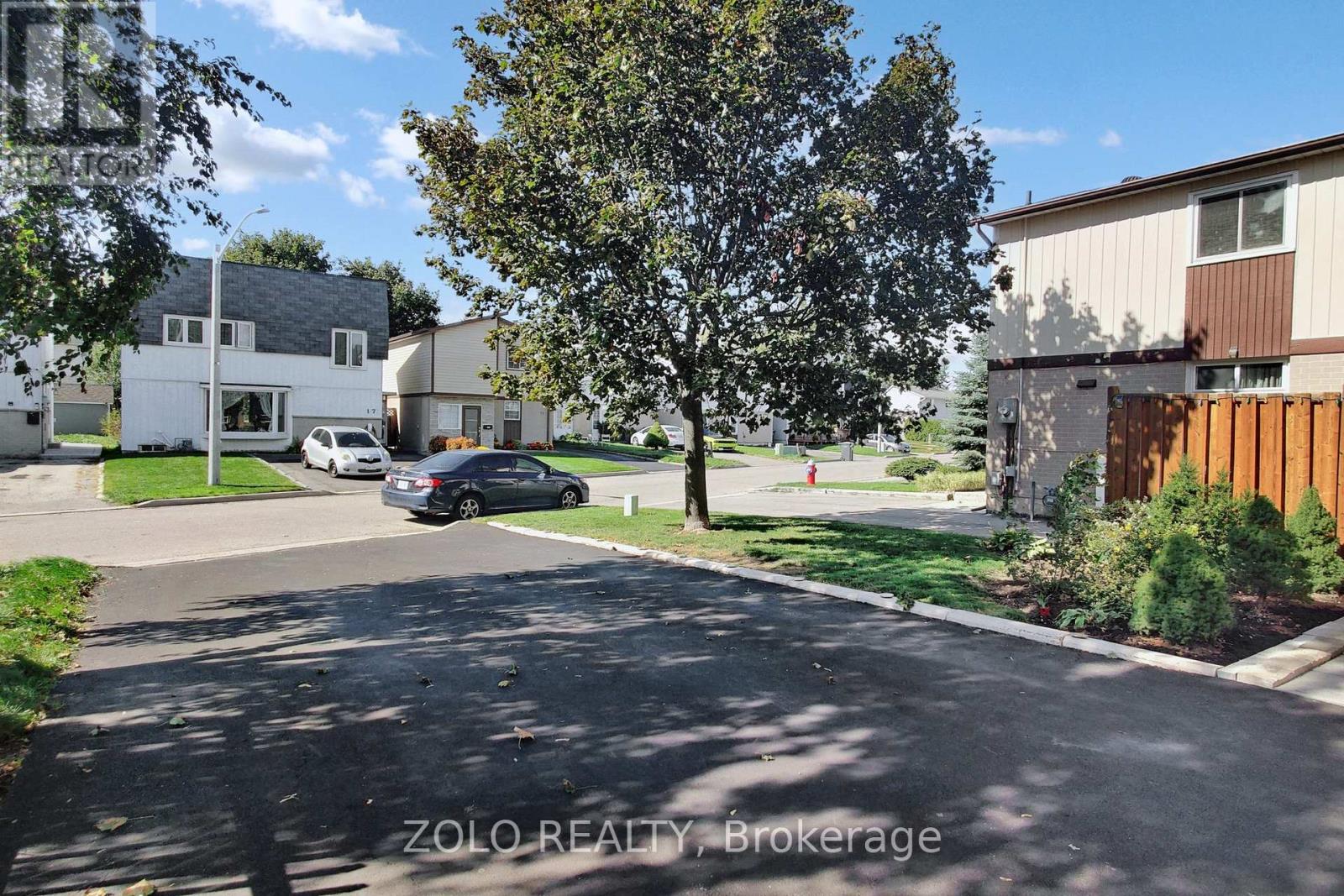 30 Greenbush Court, Brampton, Ontario  L6S 2K2 - Photo 35 - W12863788