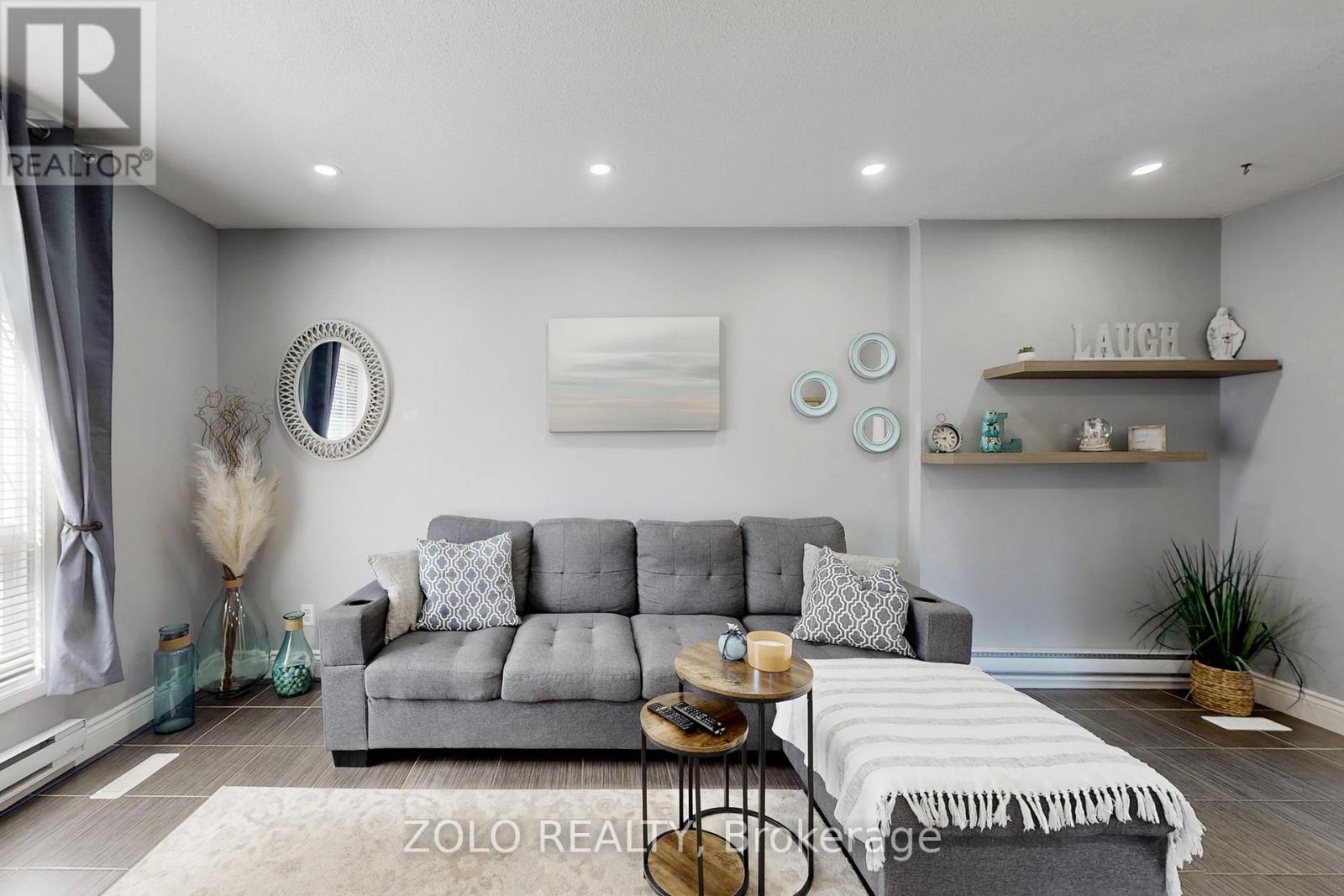 30 Greenbush Court, Brampton, Ontario  L6S 2K2 - Photo 8 - W12863788