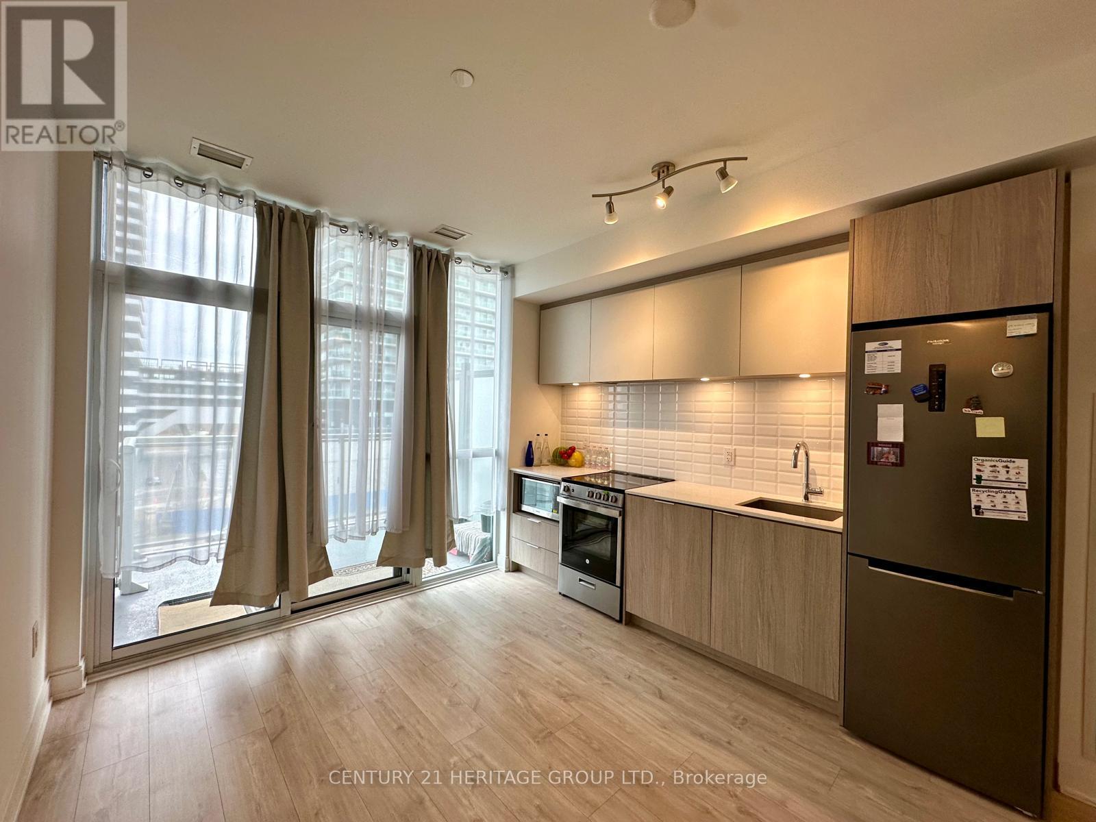 402 - 65 Annie Craig Drive, Toronto, Ontario  M8V 0G3 - Photo 5 - W12863832