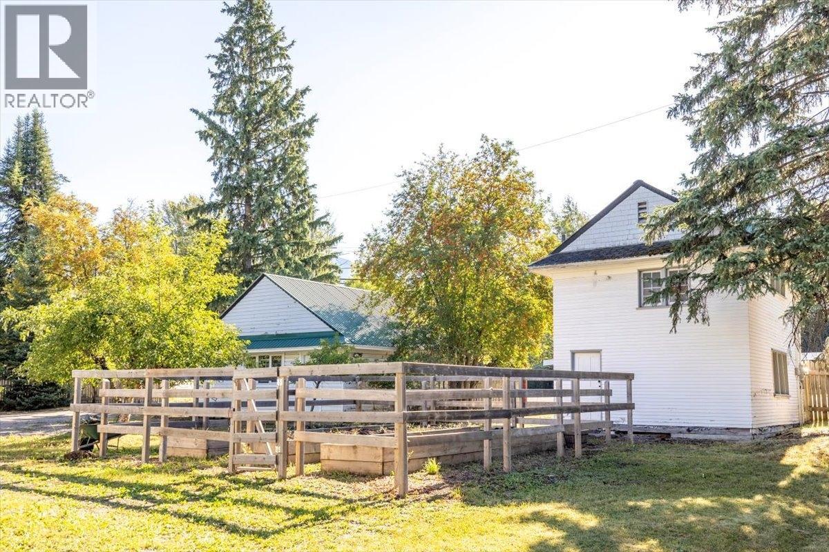 9 Park Crescent, Fernie, British Columbia  V0B 1M0 - Photo 15 - 10378721