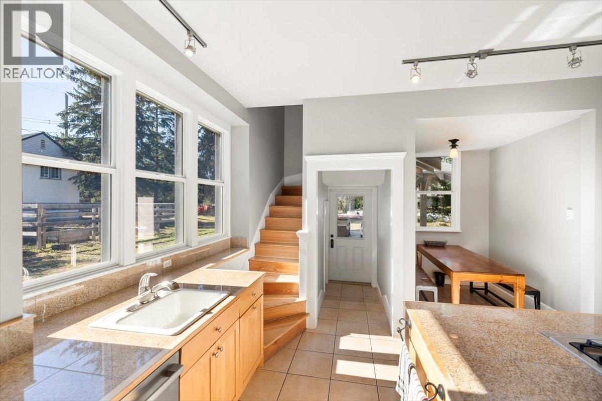 9 Park Crescent, Fernie, British Columbia  V0B 1M0 - Photo 37 - 10378721