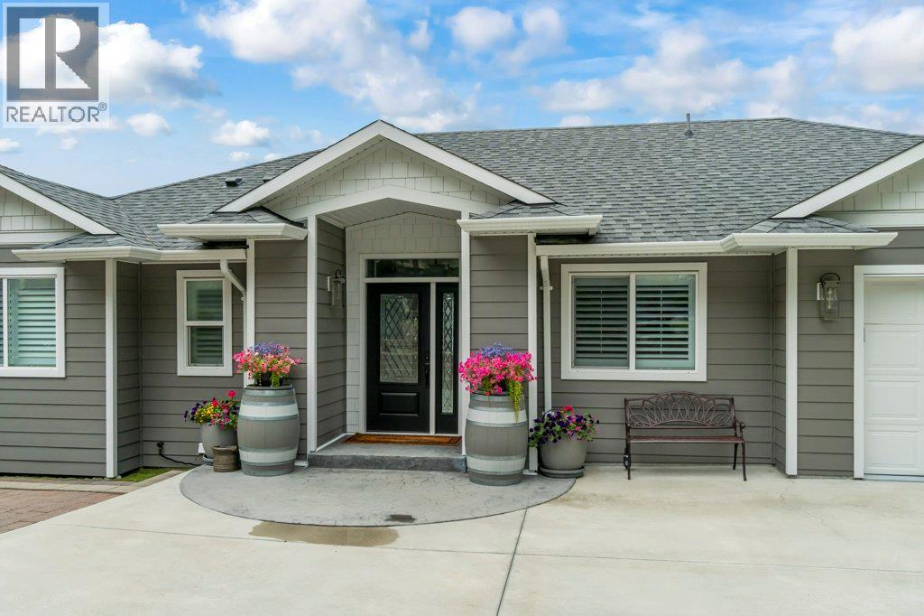 3949 Desert Pines Avenue, Peachland, British Columbia  V0H 1X2 - Photo 2 - 10370427