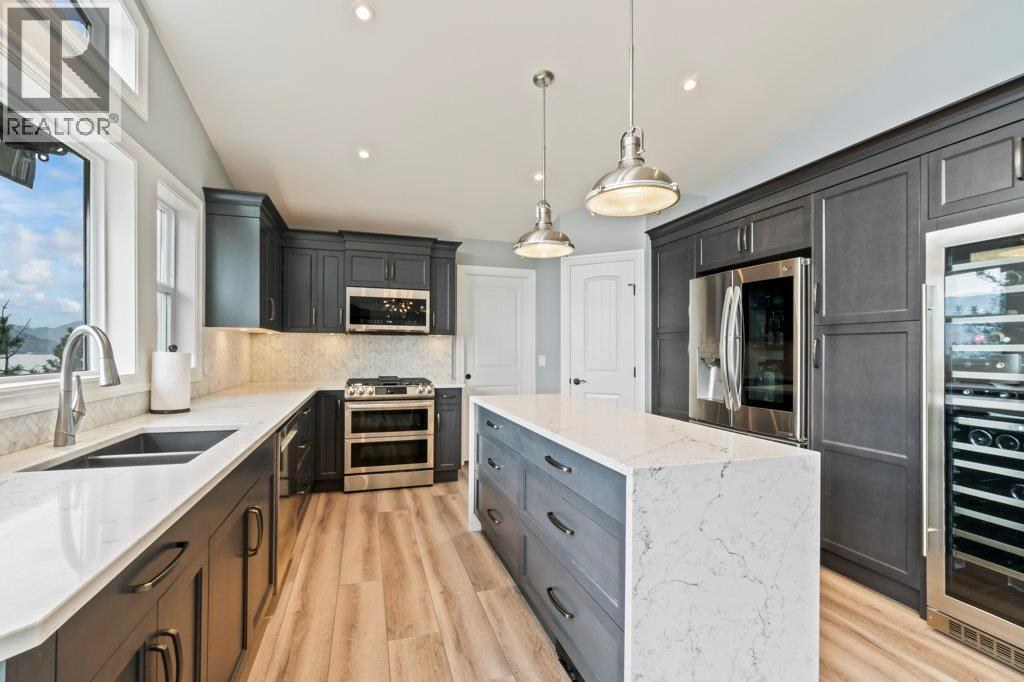 3949 Desert Pines Avenue, Peachland, British Columbia  V0H 1X2 - Photo 8 - 10370427