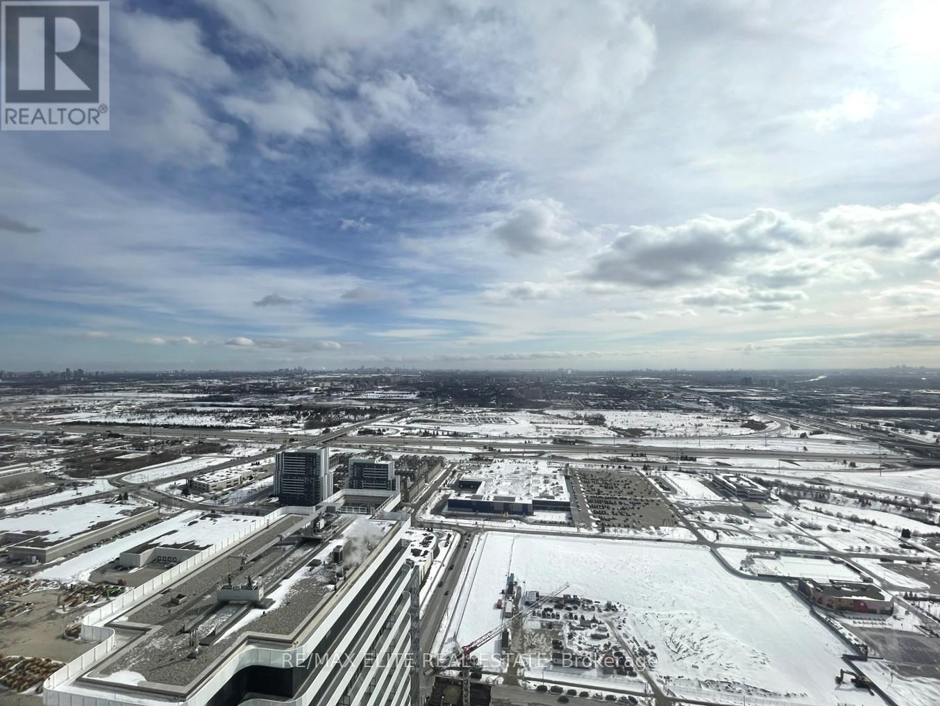 5810 - 8 Interchange Way, Vaughan, Ontario  L4K 5Z7 - Photo 11 - N12813882