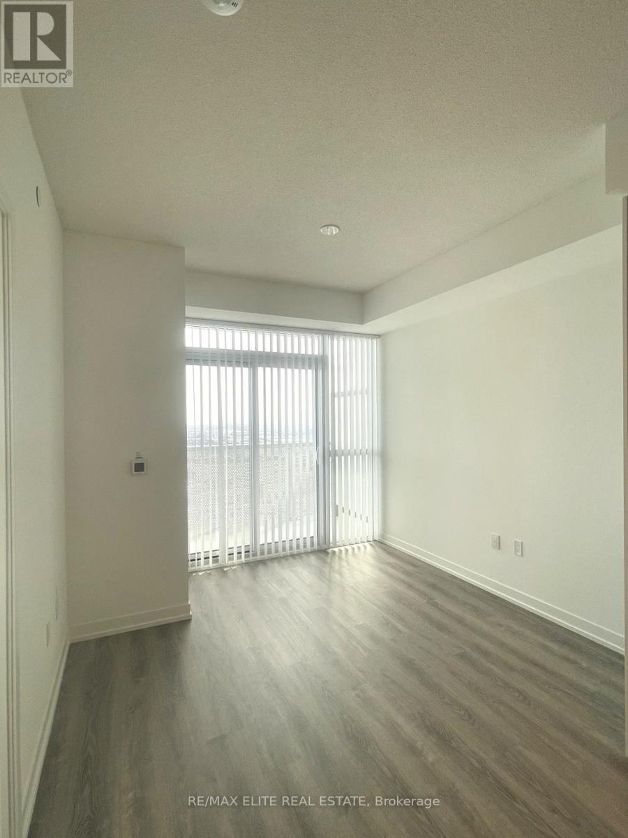 5810 - 8 Interchange Way, Vaughan, Ontario  L4K 5Z7 - Photo 8 - N12813882
