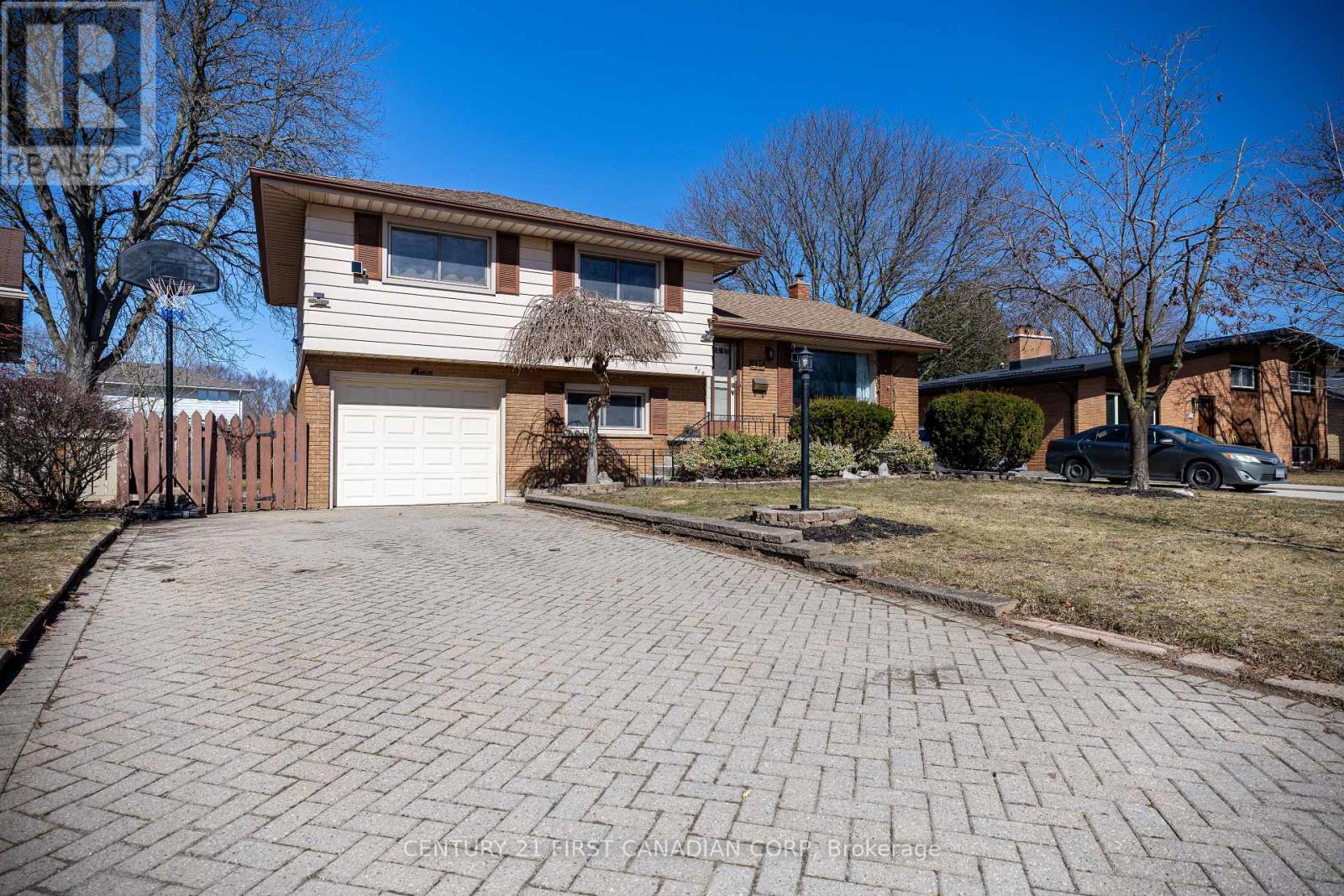 415 Regal Drive, London East, Ontario  N5Y 1J8 - Photo 1 - X12863940