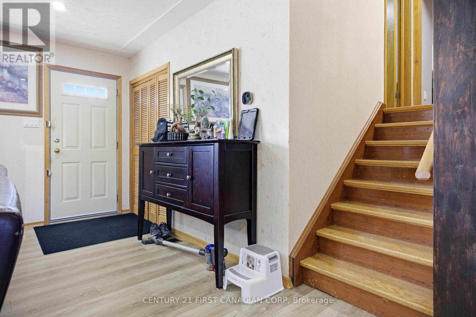 415 Regal Drive, London East, Ontario  N5Y 1J8 - Photo 9 - X12863940