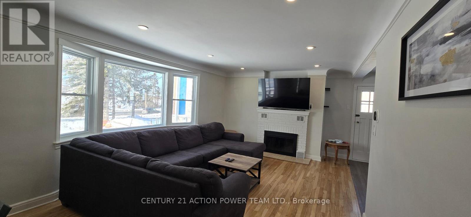3195 Riverside Drive, Ottawa, Ontario  K1V 8N8 - Photo 2 - X12863872