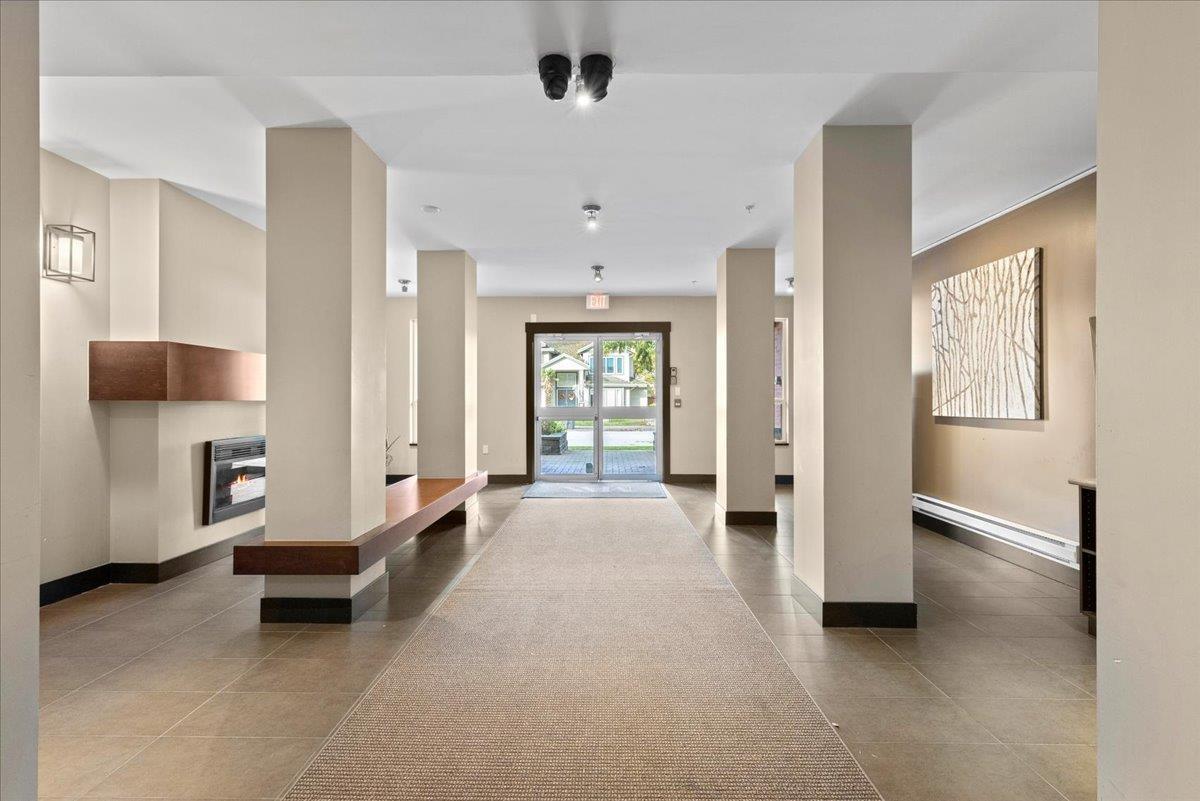 304 14960 102a Avenue, Surrey, British Columbia  V3R 6A3 - Photo 5 - R3064126