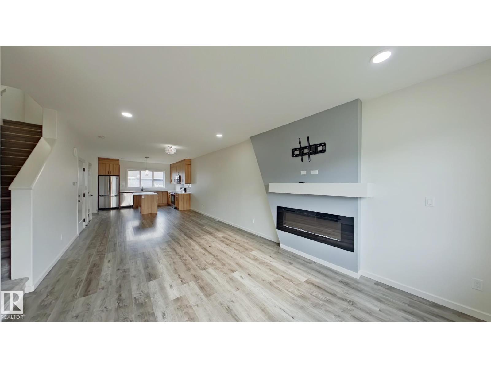 #main 5715 Hawthorn Cm Sw, Edmonton, Alberta  T6X 2L5 - Photo 3 - E4476641