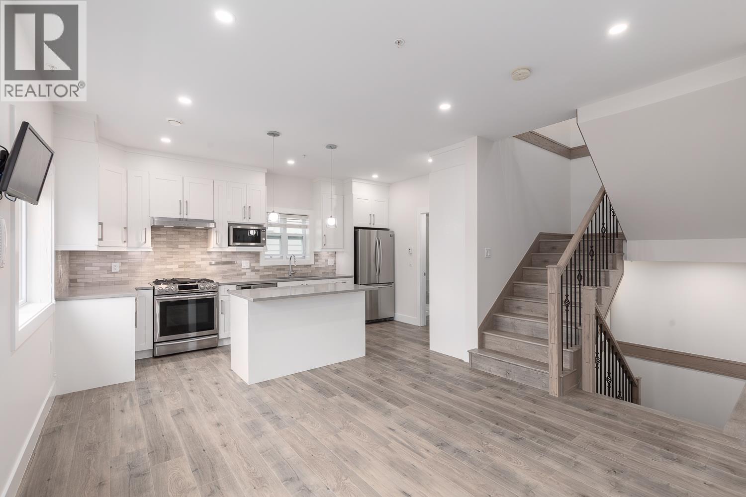 2255 E 35th Avenue, Vancouver, British Columbia  V5P 1C1 - Photo 6 - R3097680