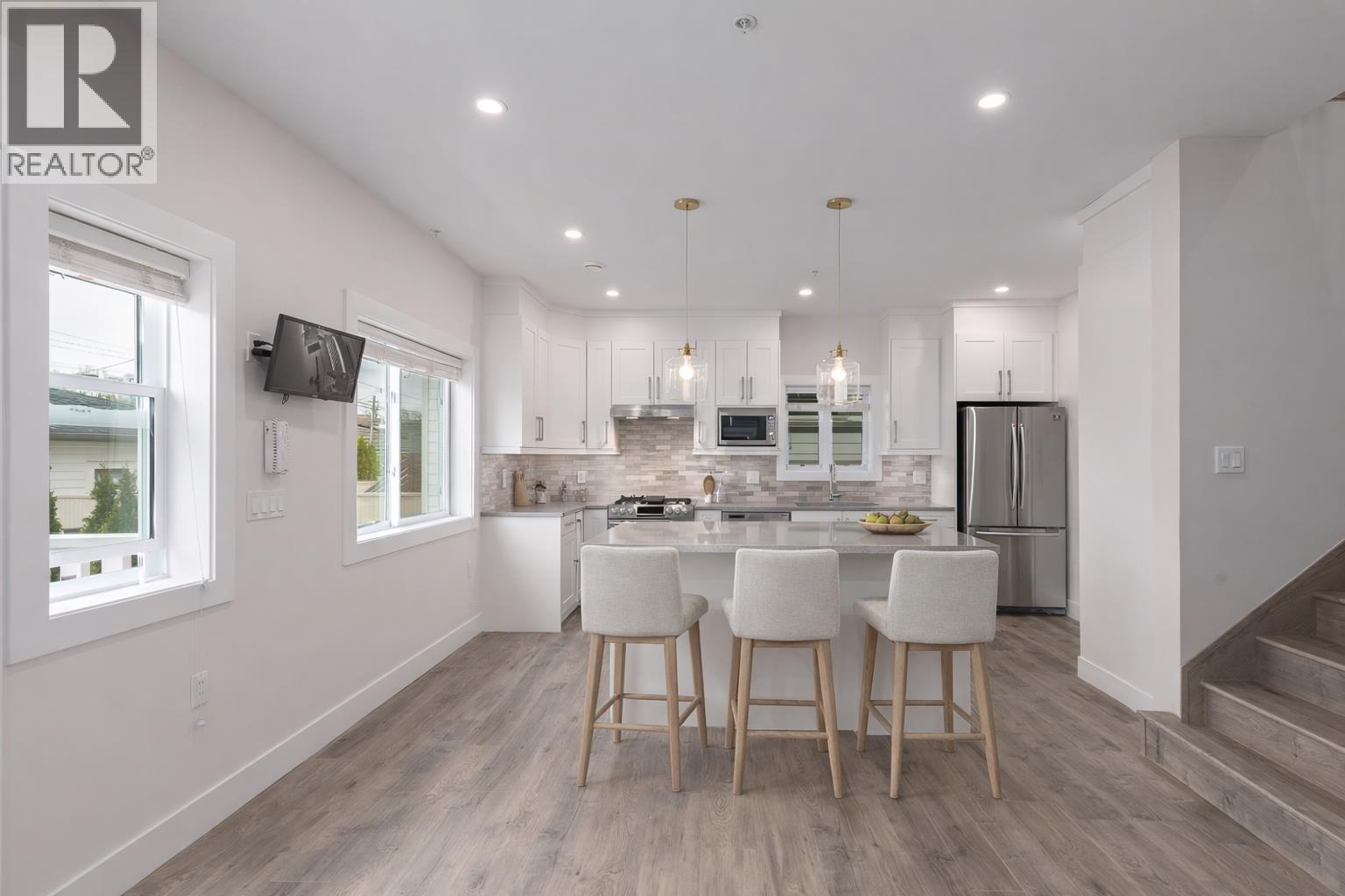 2255 E 35th Avenue, Vancouver, British Columbia  V5P 1C1 - Photo 2 - R3097680