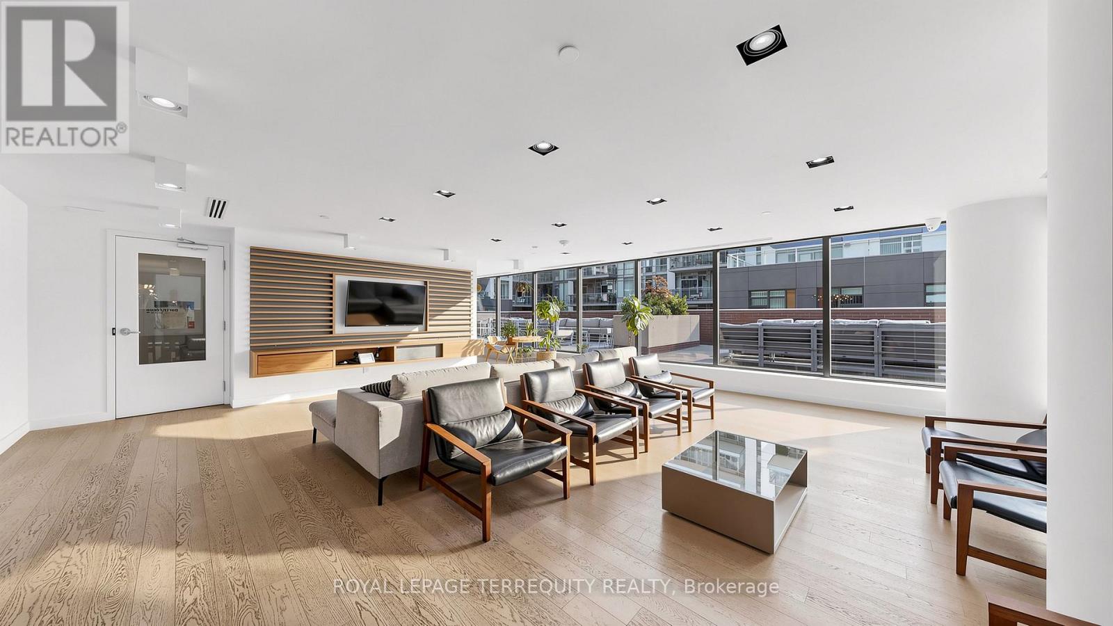 1313 - 111 Bathurst Street, Toronto, Ontario  M5V 0M9 - Photo 21 - C12841732