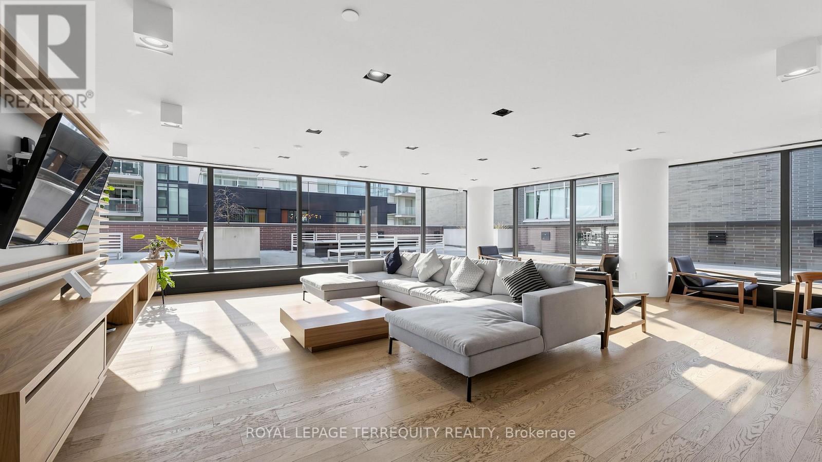 1313 - 111 Bathurst Street, Toronto, Ontario  M5V 0M9 - Photo 20 - C12841732