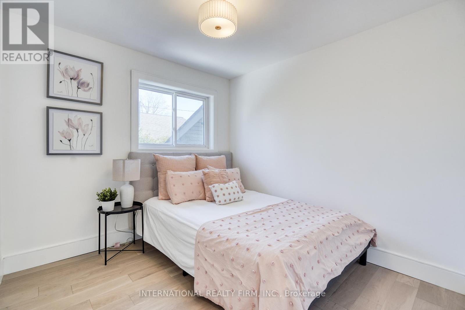 16 Paragon Road, Toronto (Kingsview Village-The Westway), Ontario  M9R 1J5 - Photo 11 - W12767896