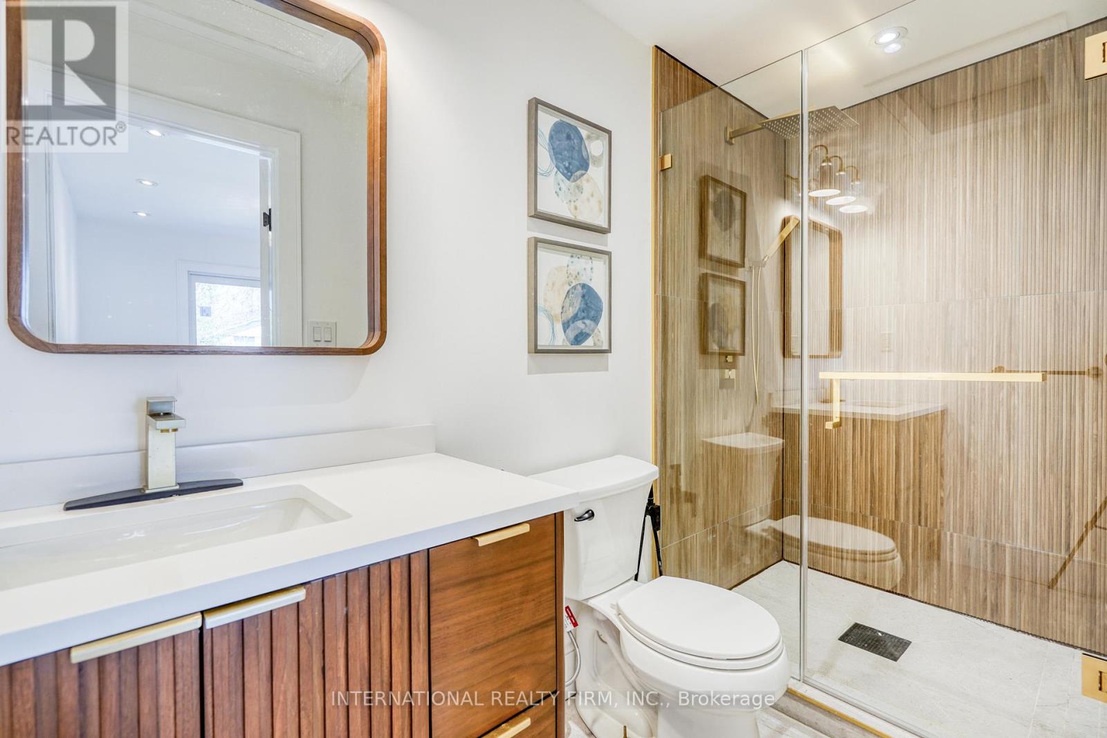 16 Paragon Road, Toronto (Kingsview Village-The Westway), Ontario  M9R 1J5 - Photo 10 - W12767896