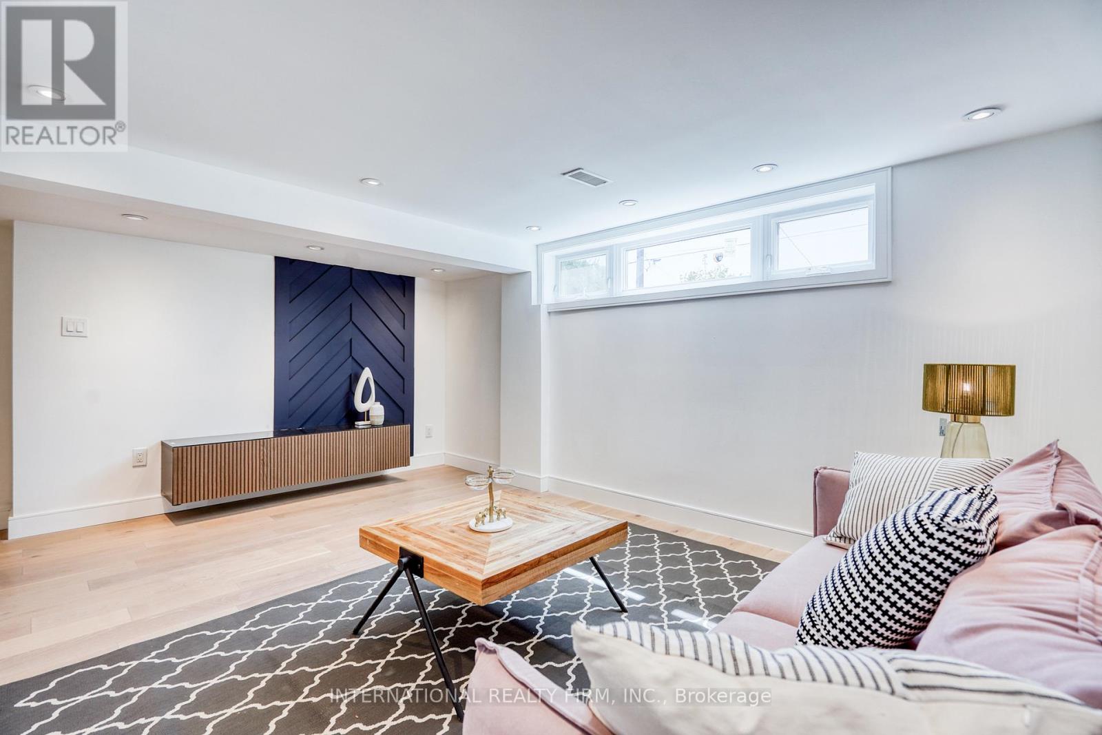 16 Paragon Road, Toronto (Kingsview Village-The Westway), Ontario  M9R 1J5 - Photo 17 - W12767896