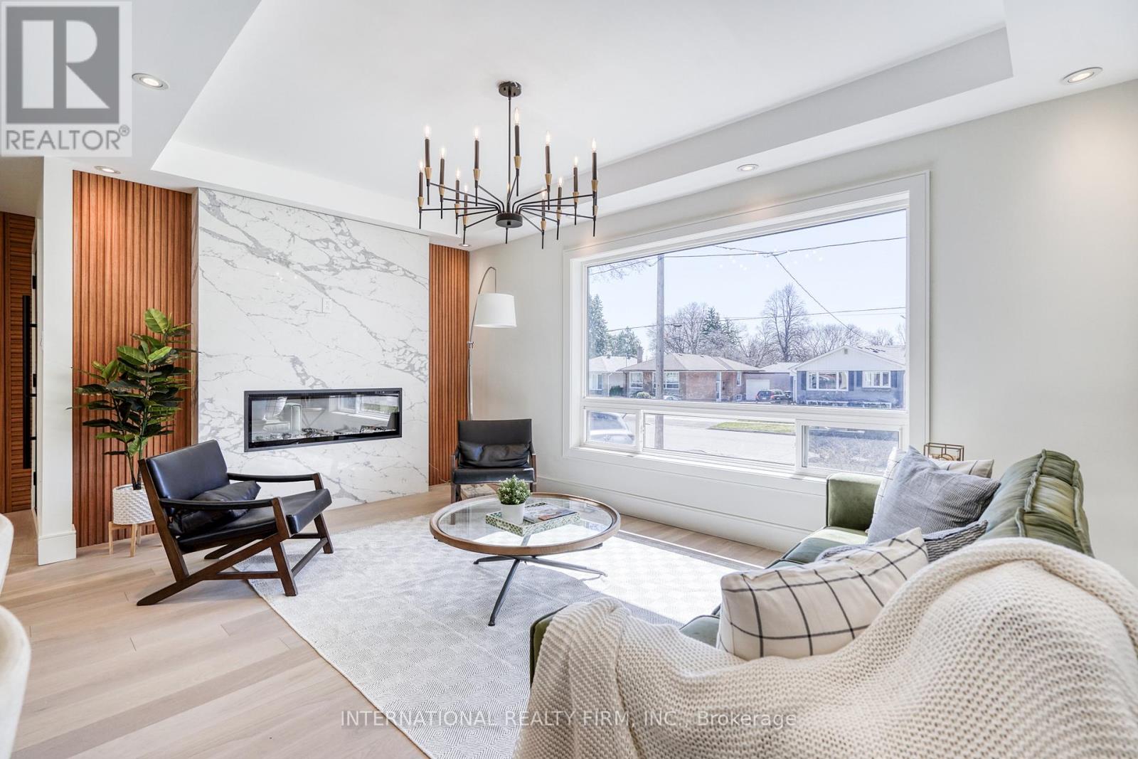 16 Paragon Road, Toronto (Kingsview Village-The Westway), Ontario  M9R 1J5 - Photo 3 - W12767896