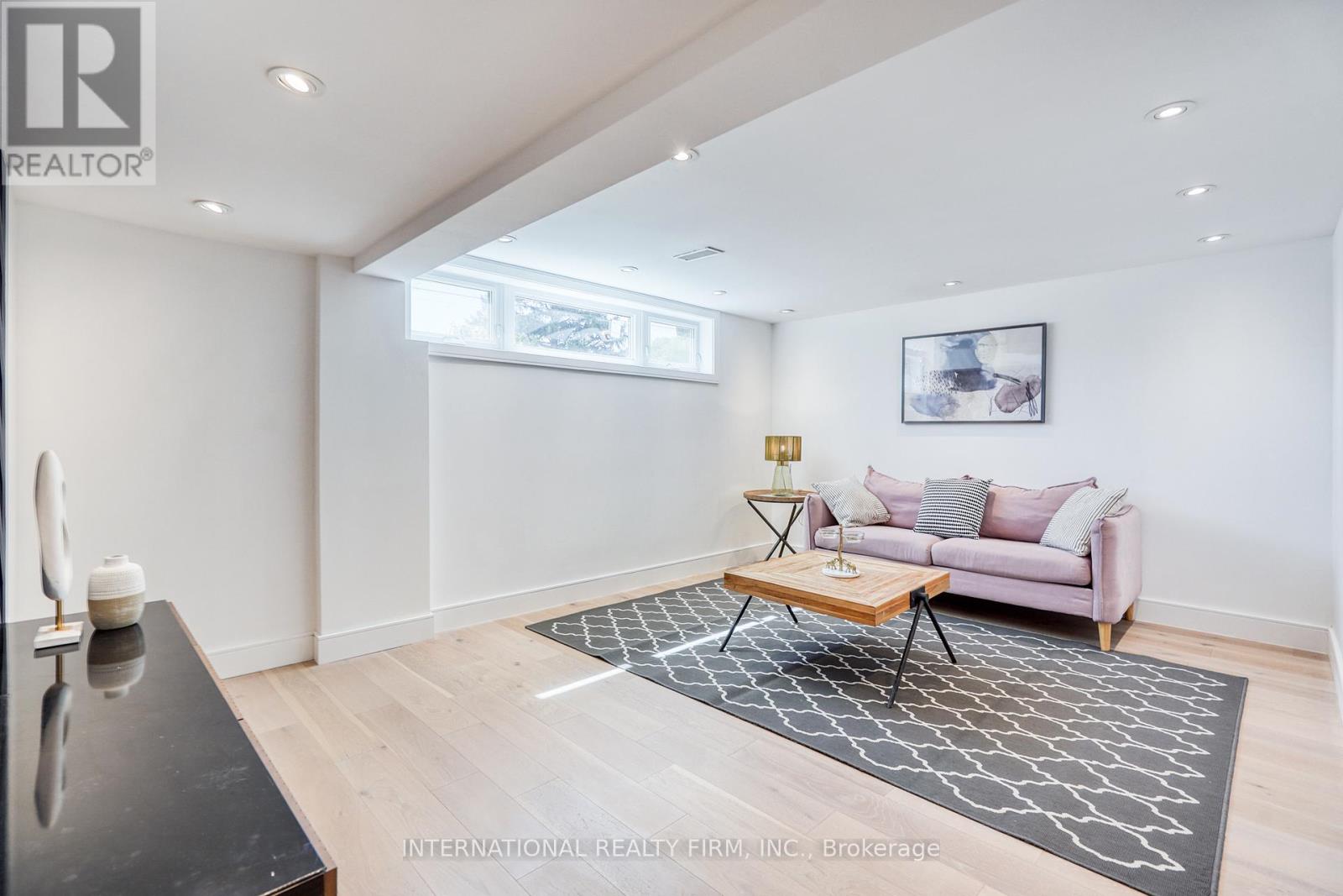 16 Paragon Road, Toronto (Kingsview Village-The Westway), Ontario  M9R 1J5 - Photo 15 - W12767896