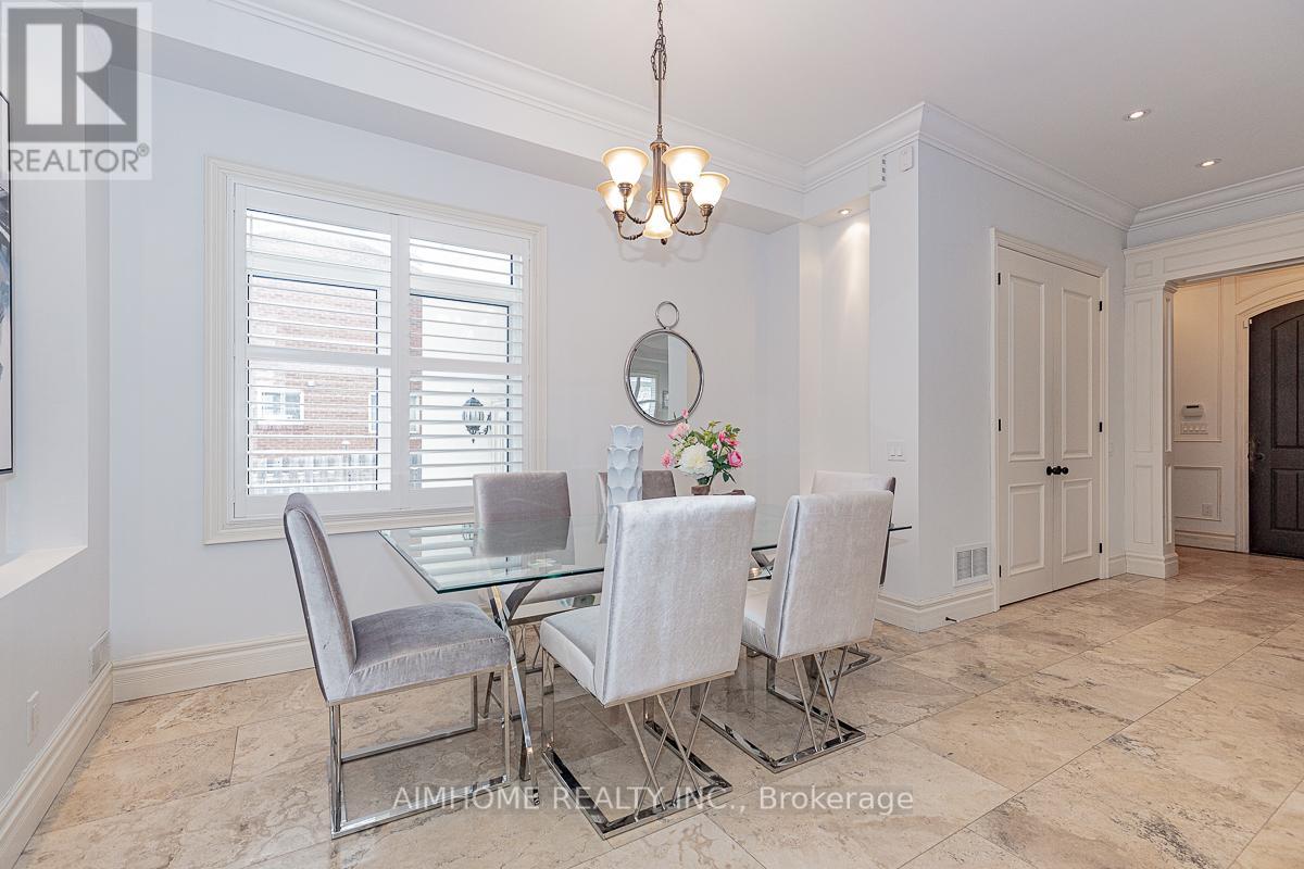 220 Weldrick Road W, Richmond Hill, Ontario  L4C 3V3 - Photo 13 - N12863896