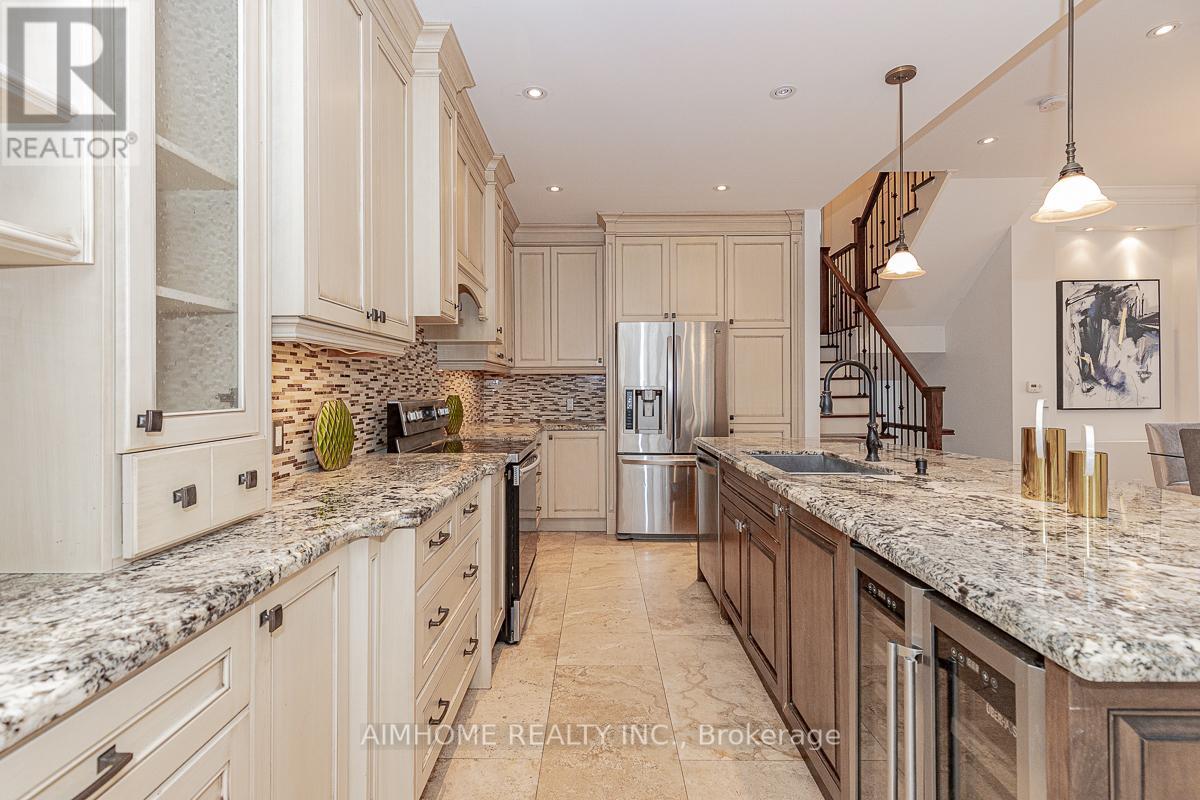 220 Weldrick Road W, Richmond Hill, Ontario  L4C 3V3 - Photo 15 - N12863896