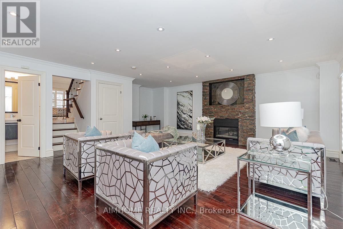 220 Weldrick Road W, Richmond Hill, Ontario  L4C 3V3 - Photo 20 - N12863896