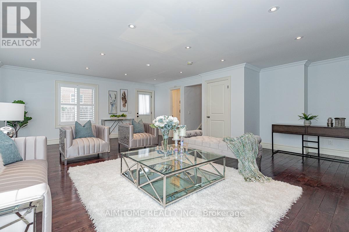 220 Weldrick Road W, Richmond Hill, Ontario  L4C 3V3 - Photo 21 - N12863896