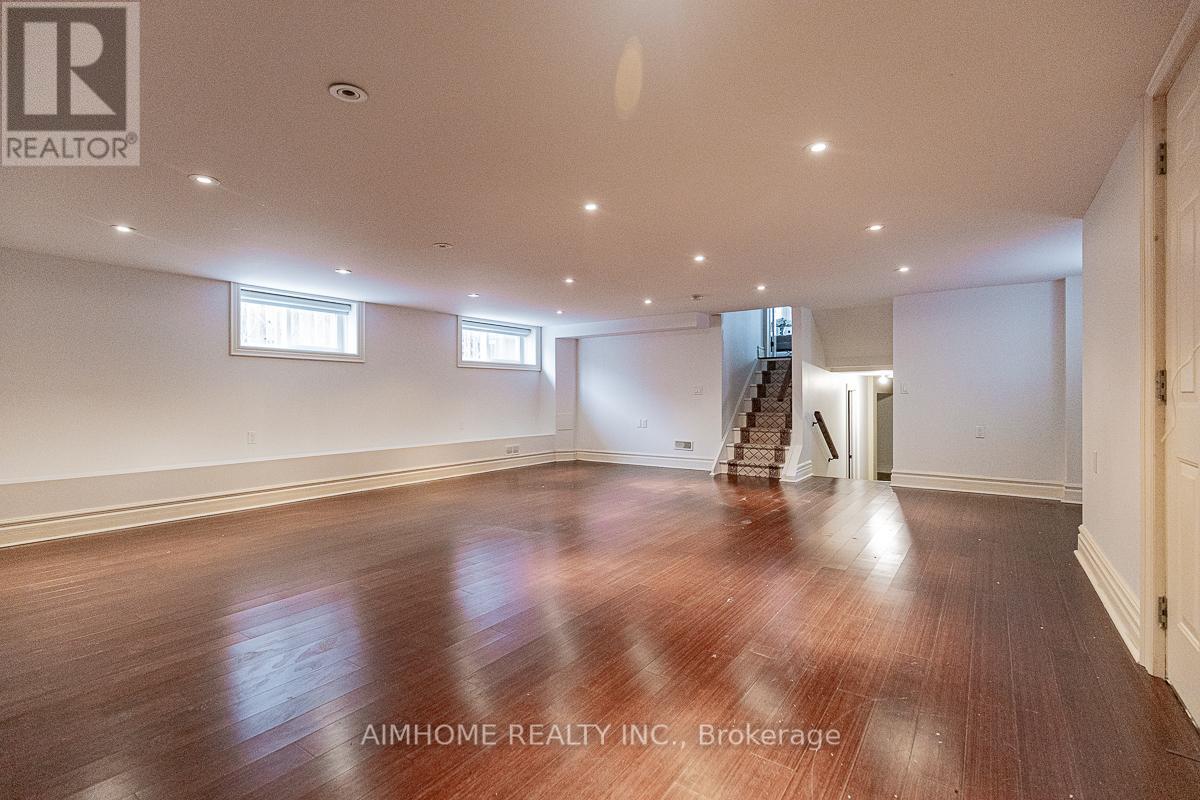 220 Weldrick Road W, Richmond Hill, Ontario  L4C 3V3 - Photo 37 - N12863896