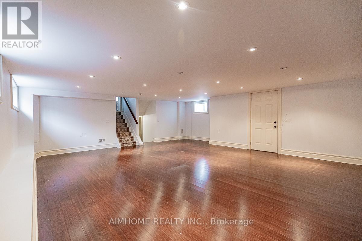 220 Weldrick Road W, Richmond Hill, Ontario  L4C 3V3 - Photo 38 - N12863896