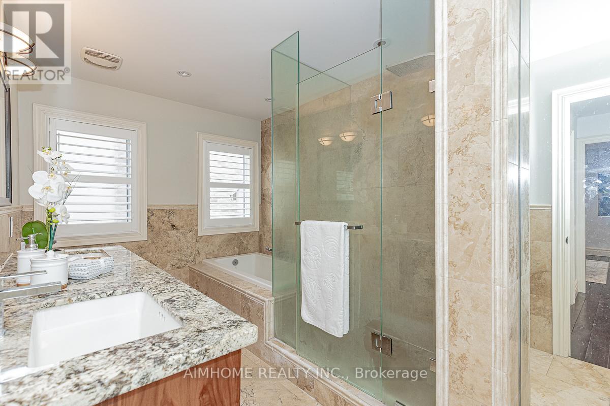 220 Weldrick Road W, Richmond Hill, Ontario  L4C 3V3 - Photo 40 - N12863896