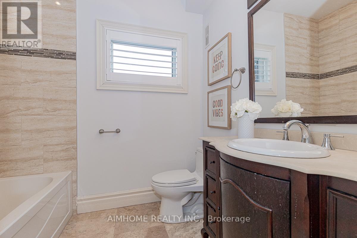 220 Weldrick Road W, Richmond Hill, Ontario  L4C 3V3 - Photo 43 - N12863896