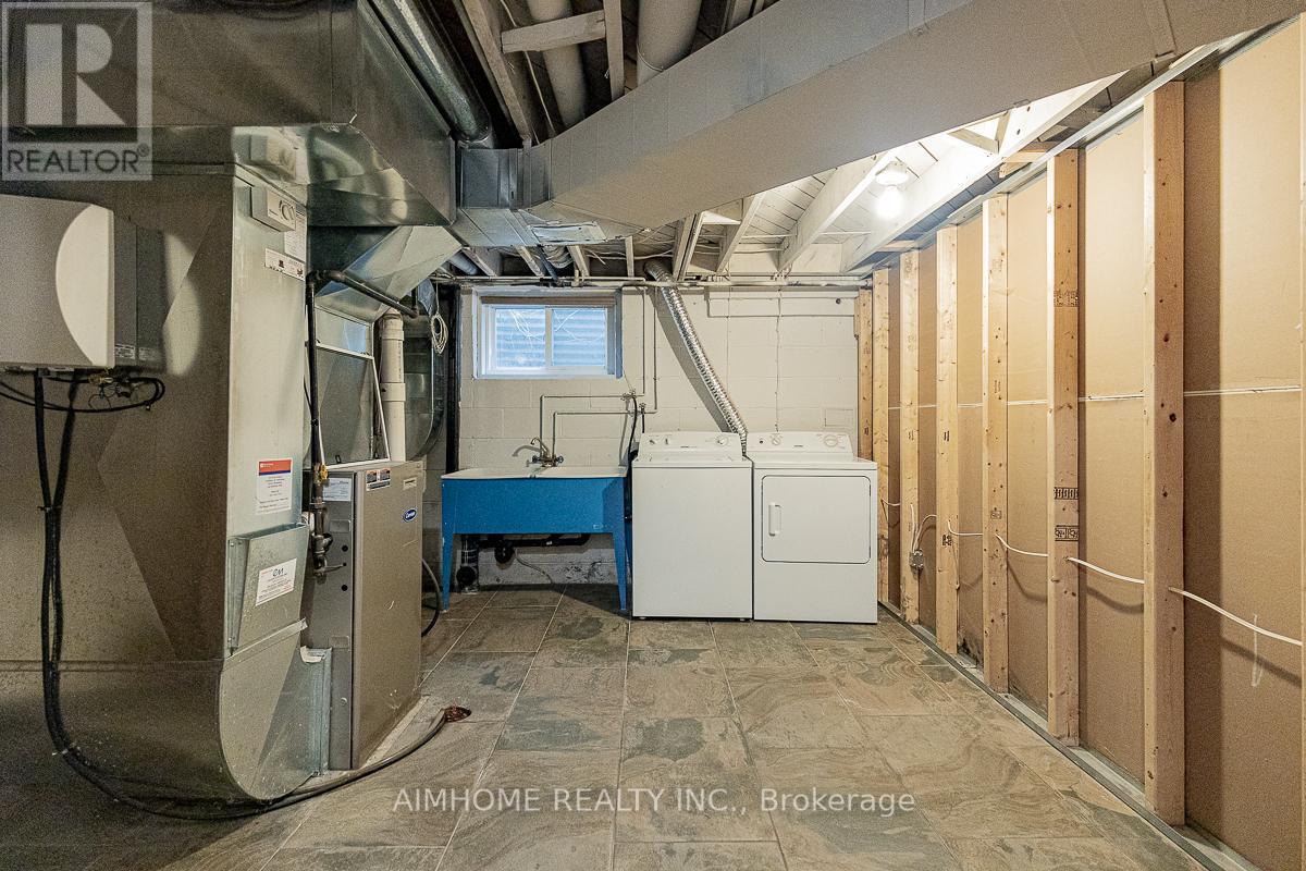 220 Weldrick Road W, Richmond Hill, Ontario  L4C 3V3 - Photo 46 - N12863896