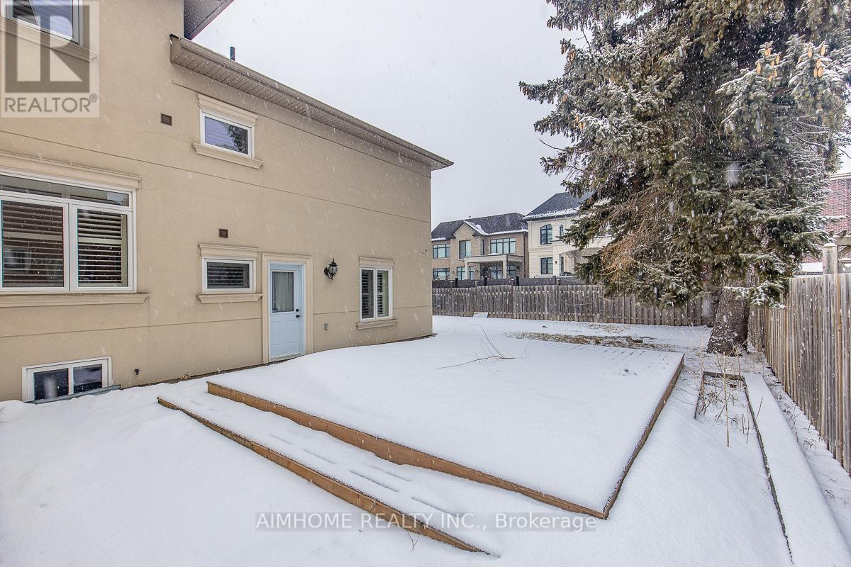 220 Weldrick Road W, Richmond Hill, Ontario  L4C 3V3 - Photo 47 - N12863896