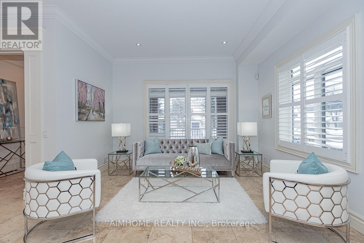 220 Weldrick Road W, Richmond Hill, Ontario  L4C 3V3 - Photo 6 - N12863896