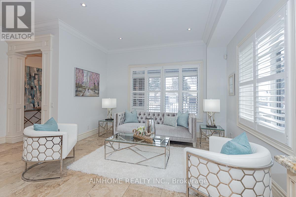 220 Weldrick Road W, Richmond Hill, Ontario  L4C 3V3 - Photo 7 - N12863896