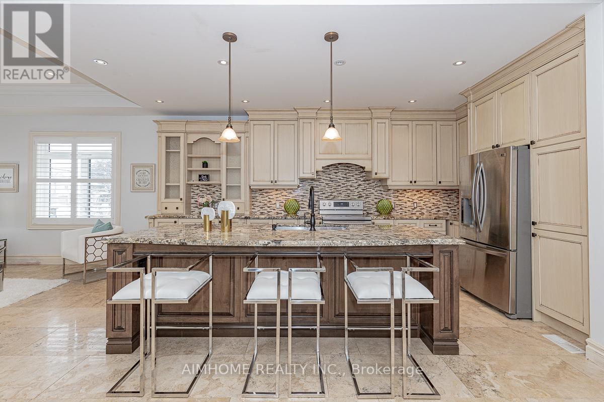 220 Weldrick Road W, Richmond Hill, Ontario  L4C 3V3 - Photo 9 - N12863896