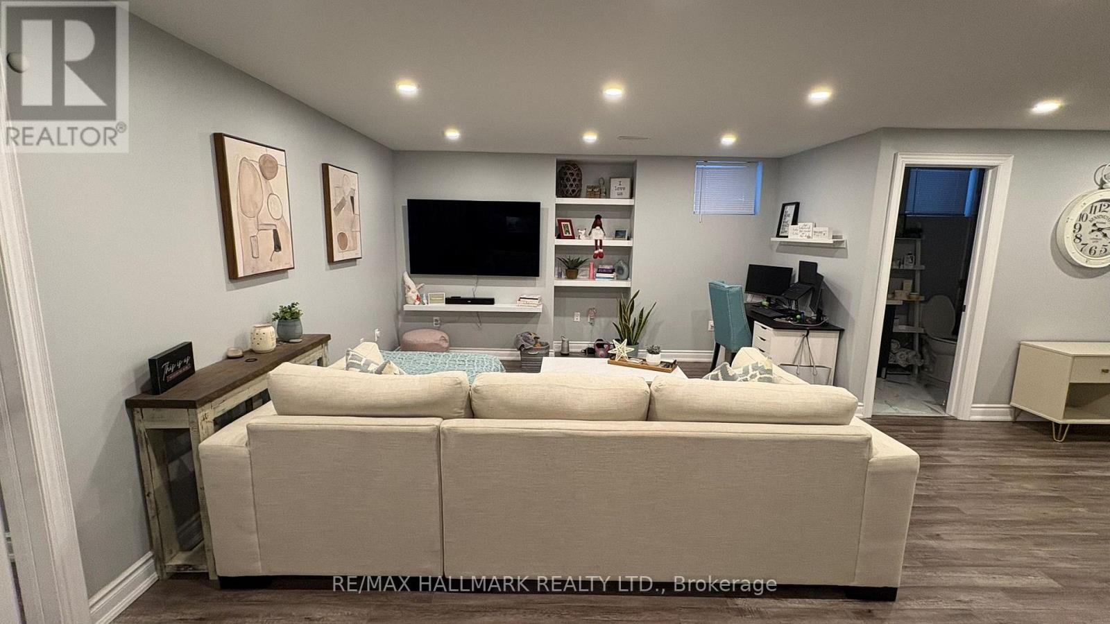 LOWER - 21 LADDER CRES CRESCENT, east gwillimbury (sharon), Ontario