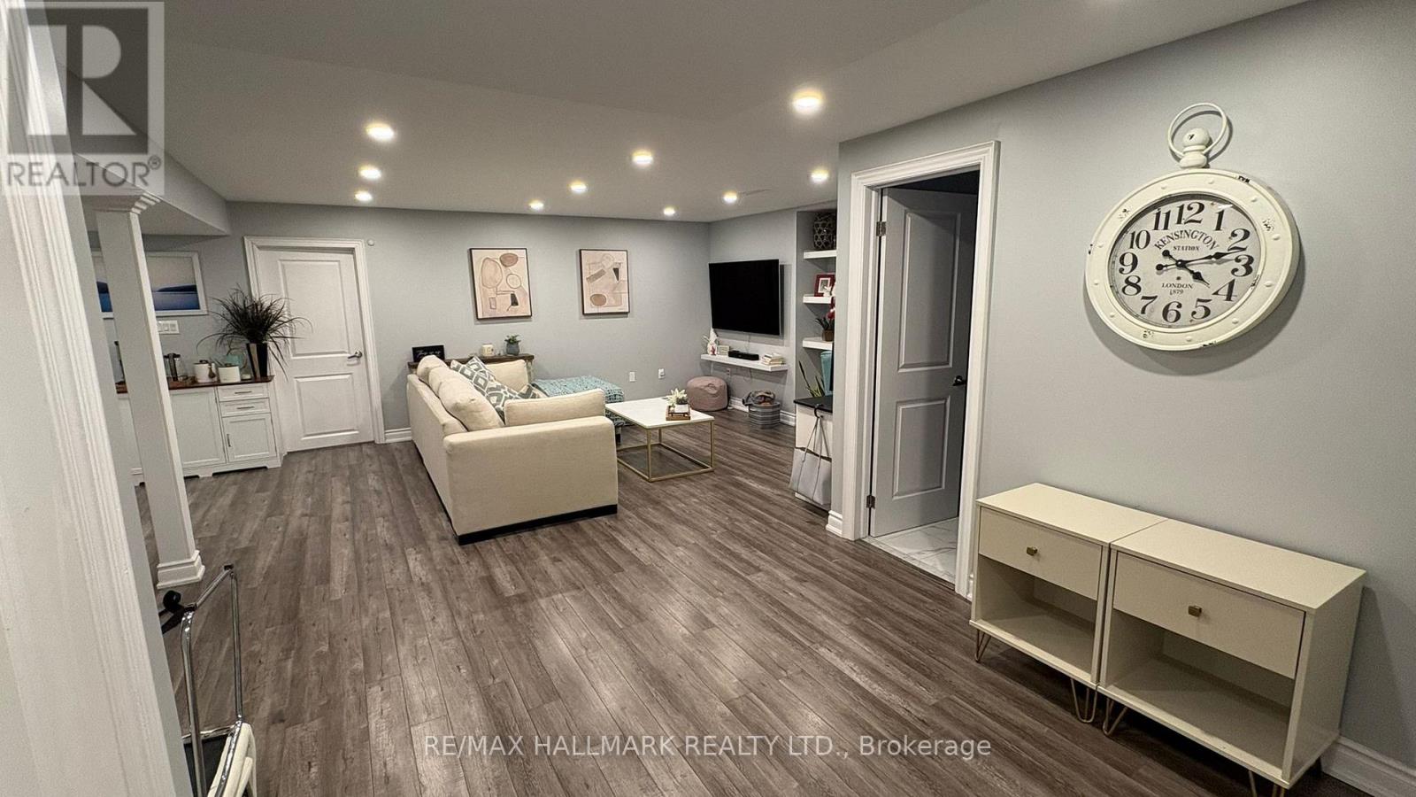 Lower - 21 Ladder Cres Crescent, East Gwillimbury (Sharon), Ontario  L0G 1V7 - Photo 3 - N12863924