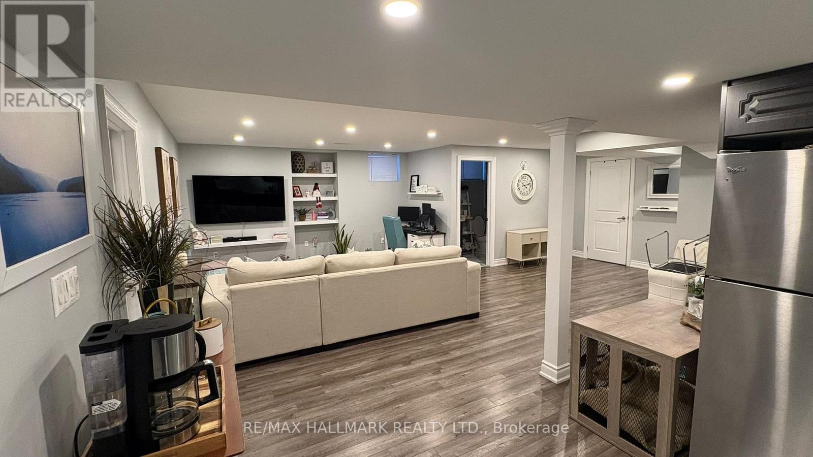 Lower - 21 Ladder Cres Crescent, East Gwillimbury (Sharon), Ontario  L0G 1V7 - Photo 5 - N12863924