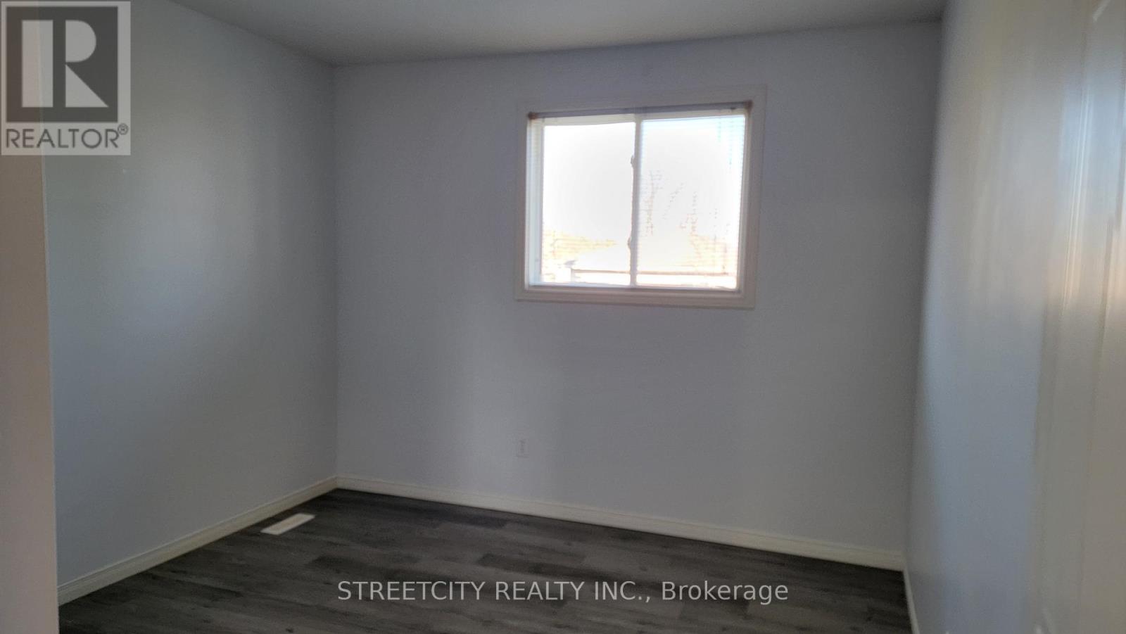 15 Sandra Road, London East, Ontario  N5V 4X3 - Photo 8 - X12863272