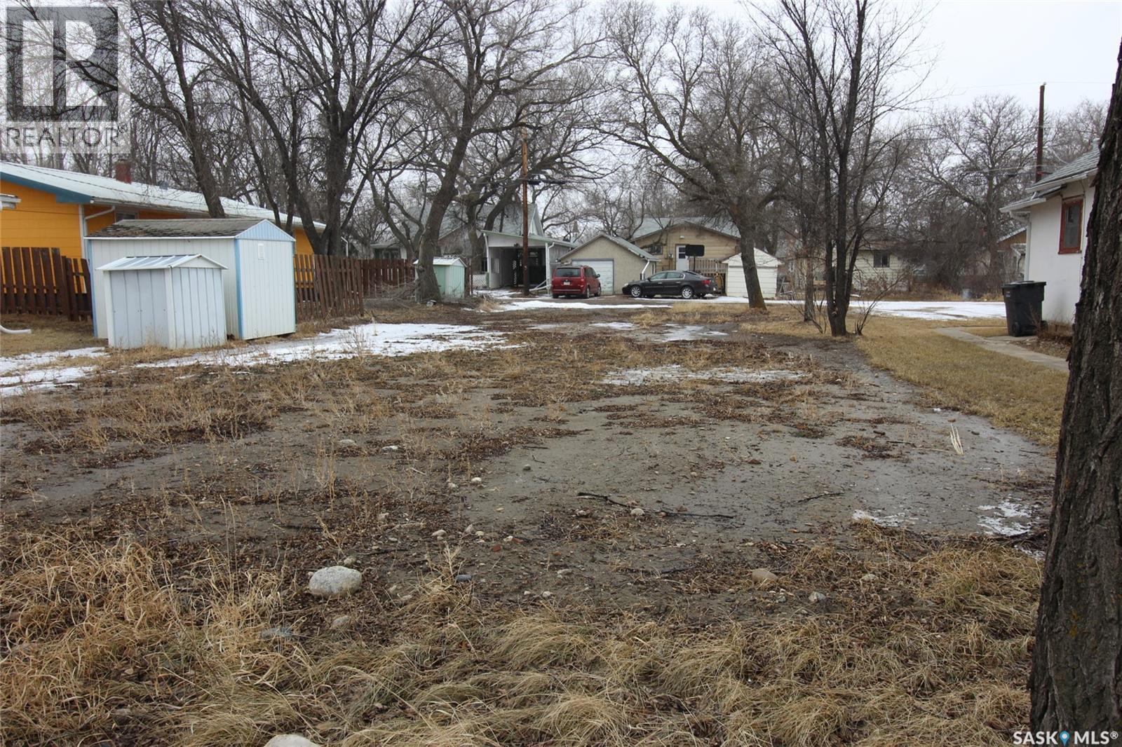 423 1st Street W, Shaunavon, Saskatchewan  S0N 2M0 - Photo 2 - SK030004